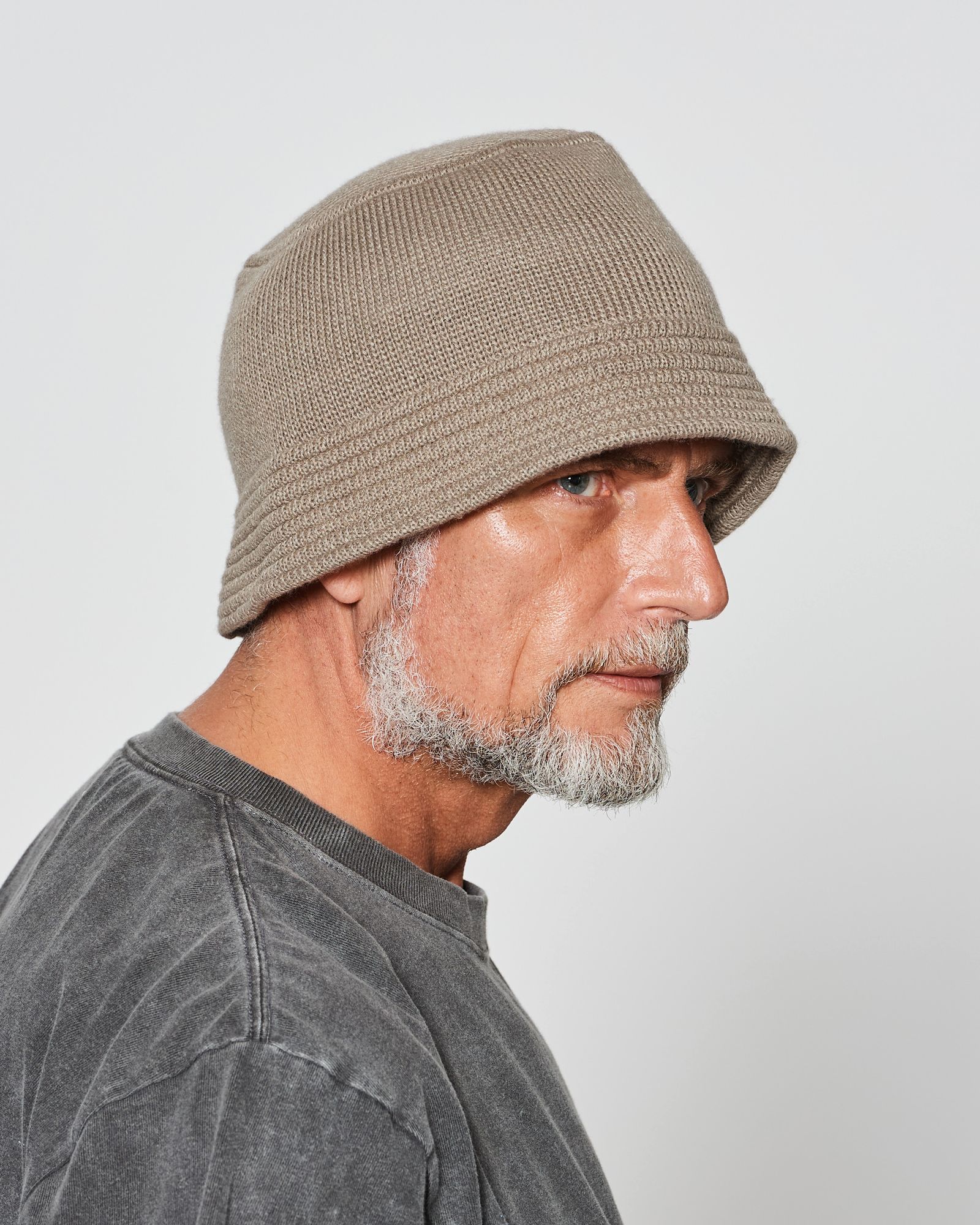 ☆先行予約販売2025年10月下旬～11月下旬頃入荷予定☆ ACANTHUS × muta MARINE / muta Wave Logo Knit Bucket Hat / ニットバケットハット / BEIGE 【MA2543】
