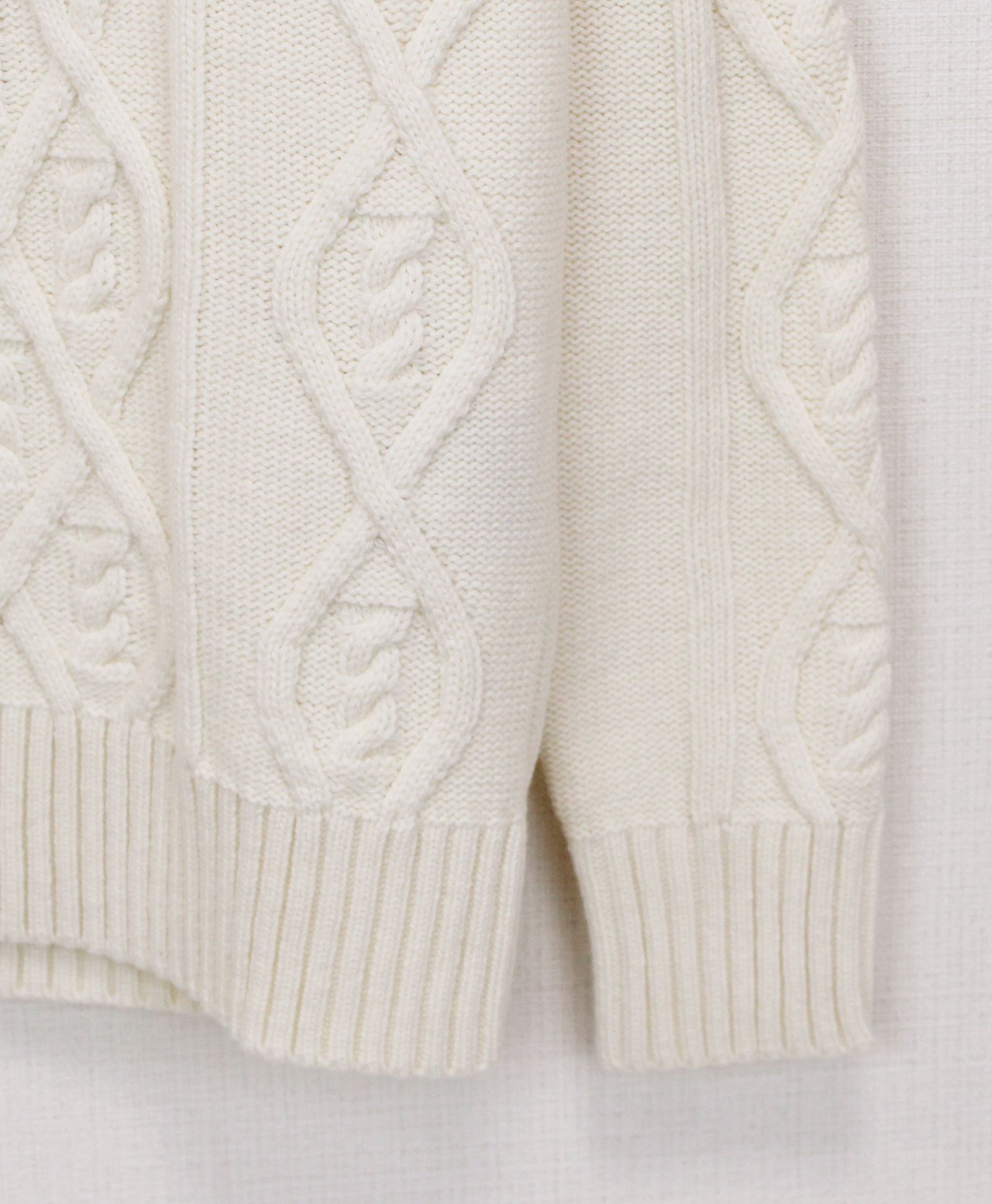 Vネックニット / NUMBER KNITWEAR / WHITE 【KVX 702】