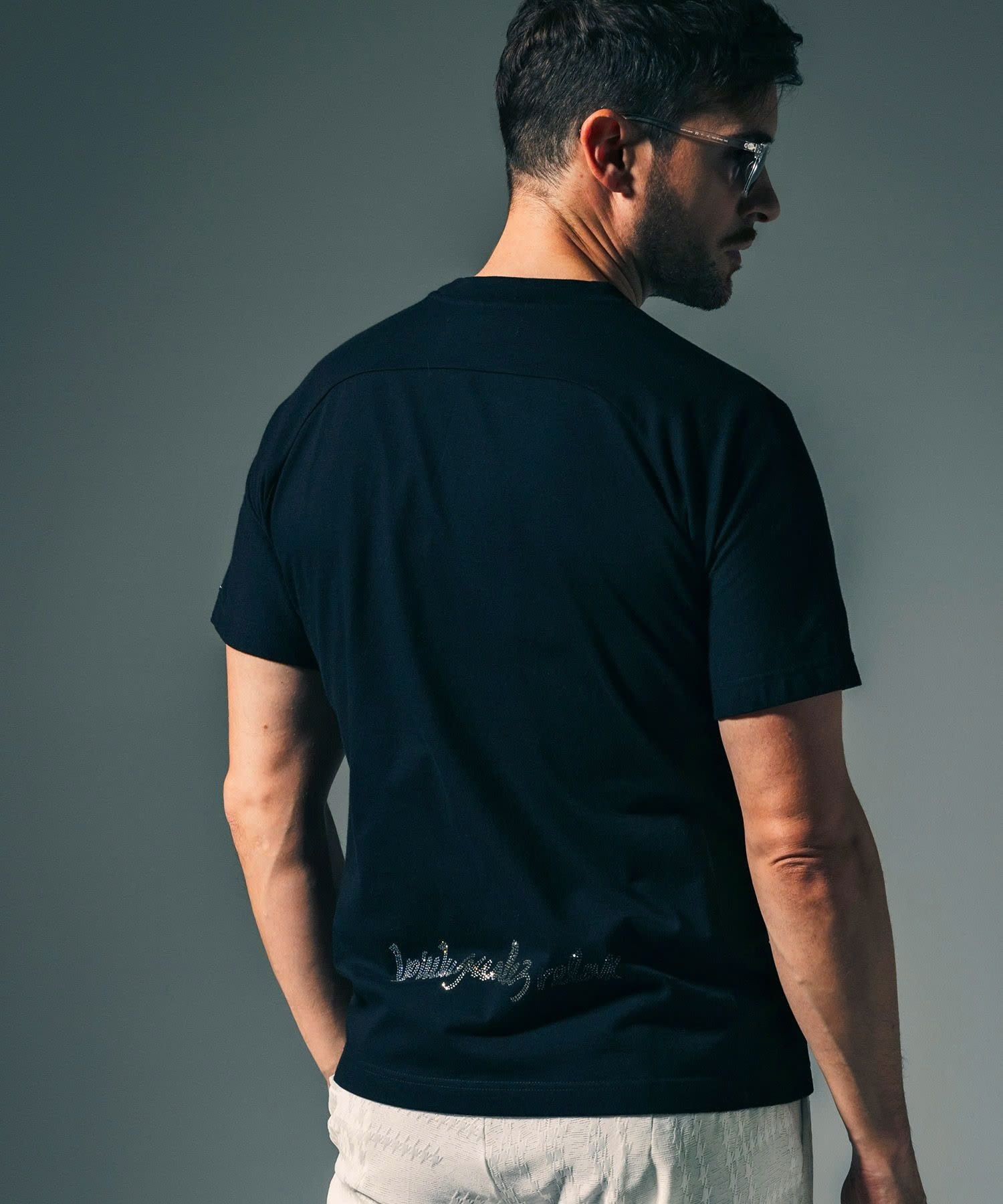 1PIU1UGUALE3 RELAX × Mark Gonzales / グラデーションラインストーン半袖Tシャツ / ブラック【UST-26015】