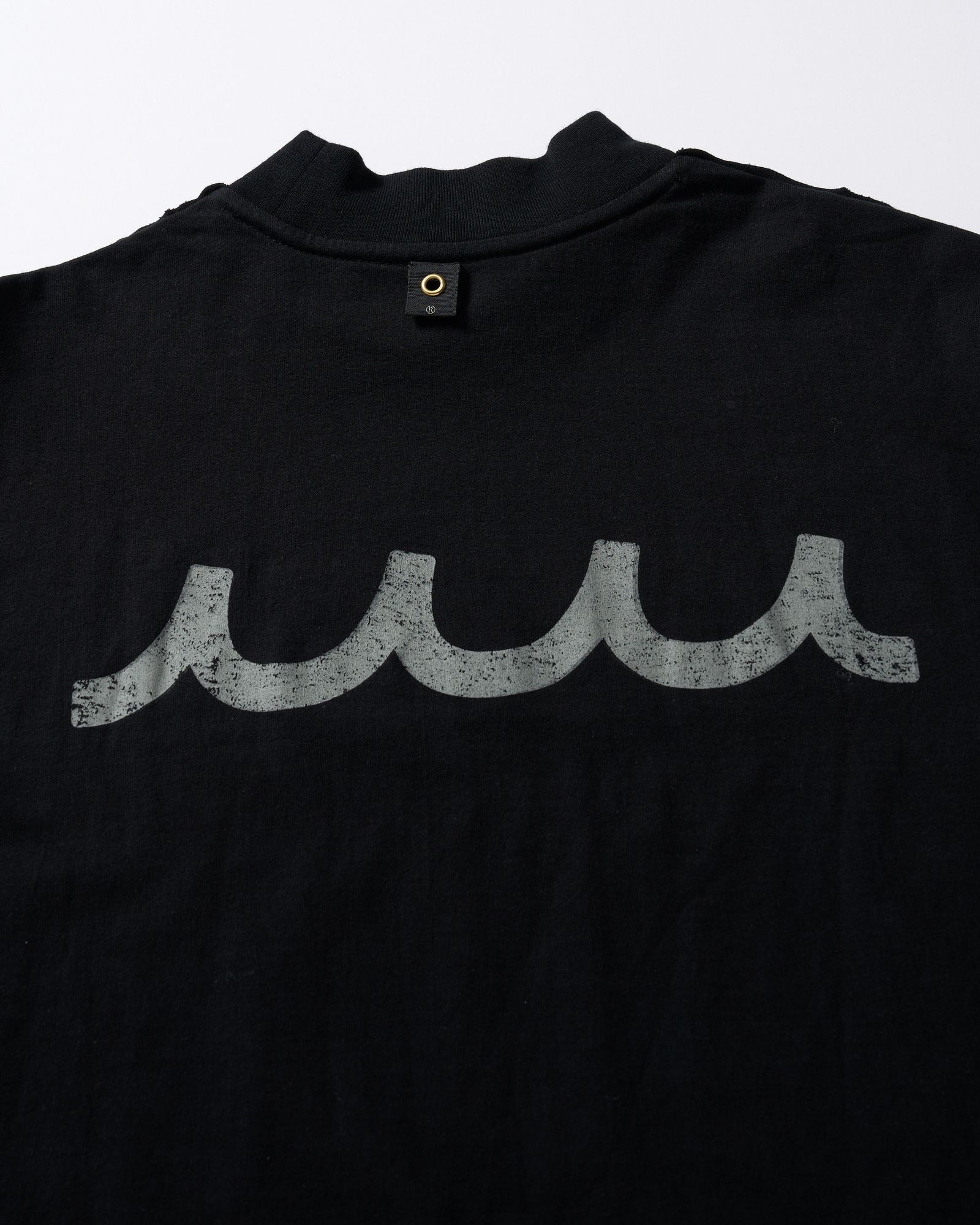 ☆先行予約☆ muta × wjk  / カットオフ モックネックシャツ / cut-off mock S/S(printed) / DEEP BLACK [704 mw03i]