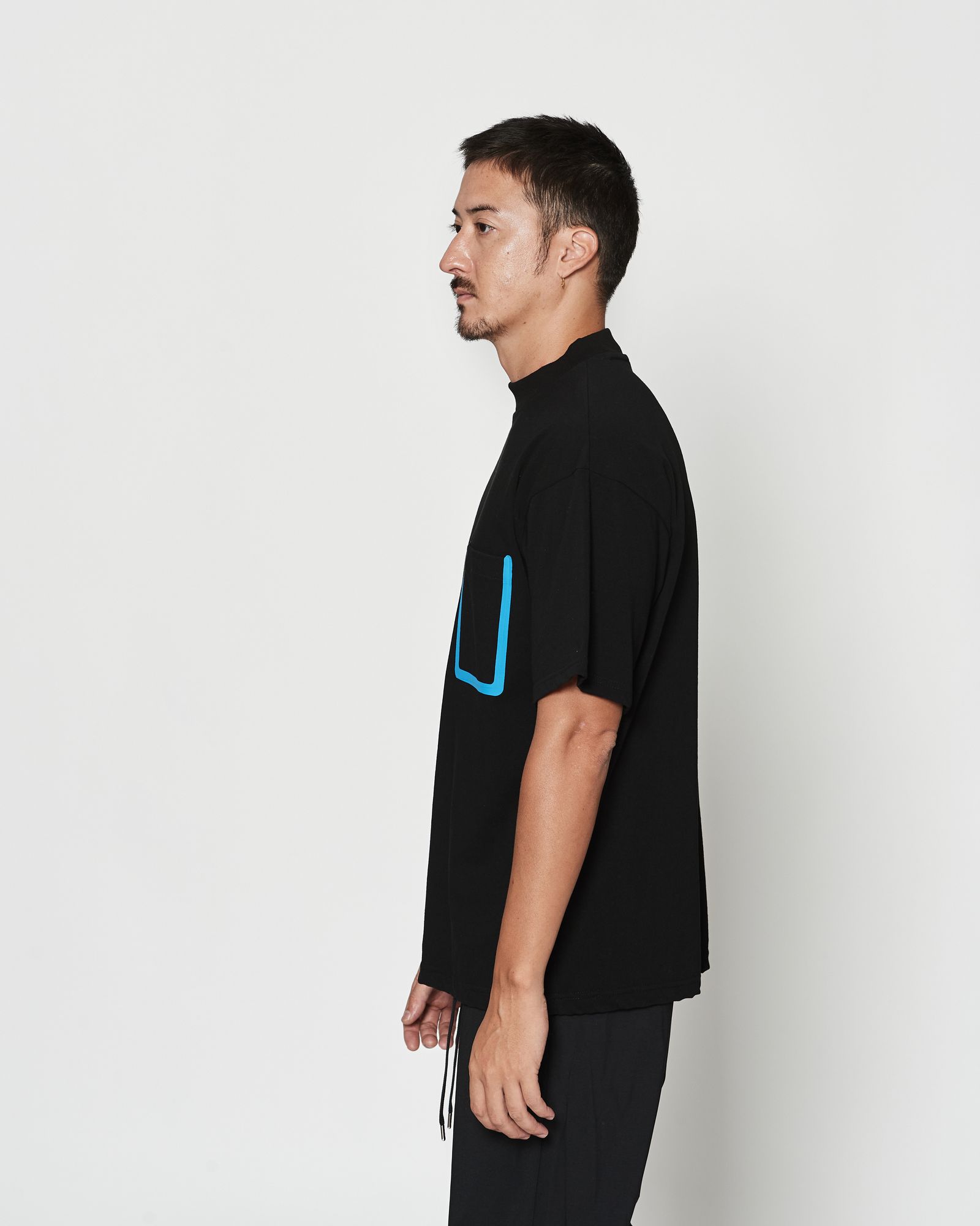 ☆先行予約☆muta MARINE × ACANTHUS  / モックネックポケットTシャツ / Mock Neck Pocket Tee / BLACK 【MA2633】