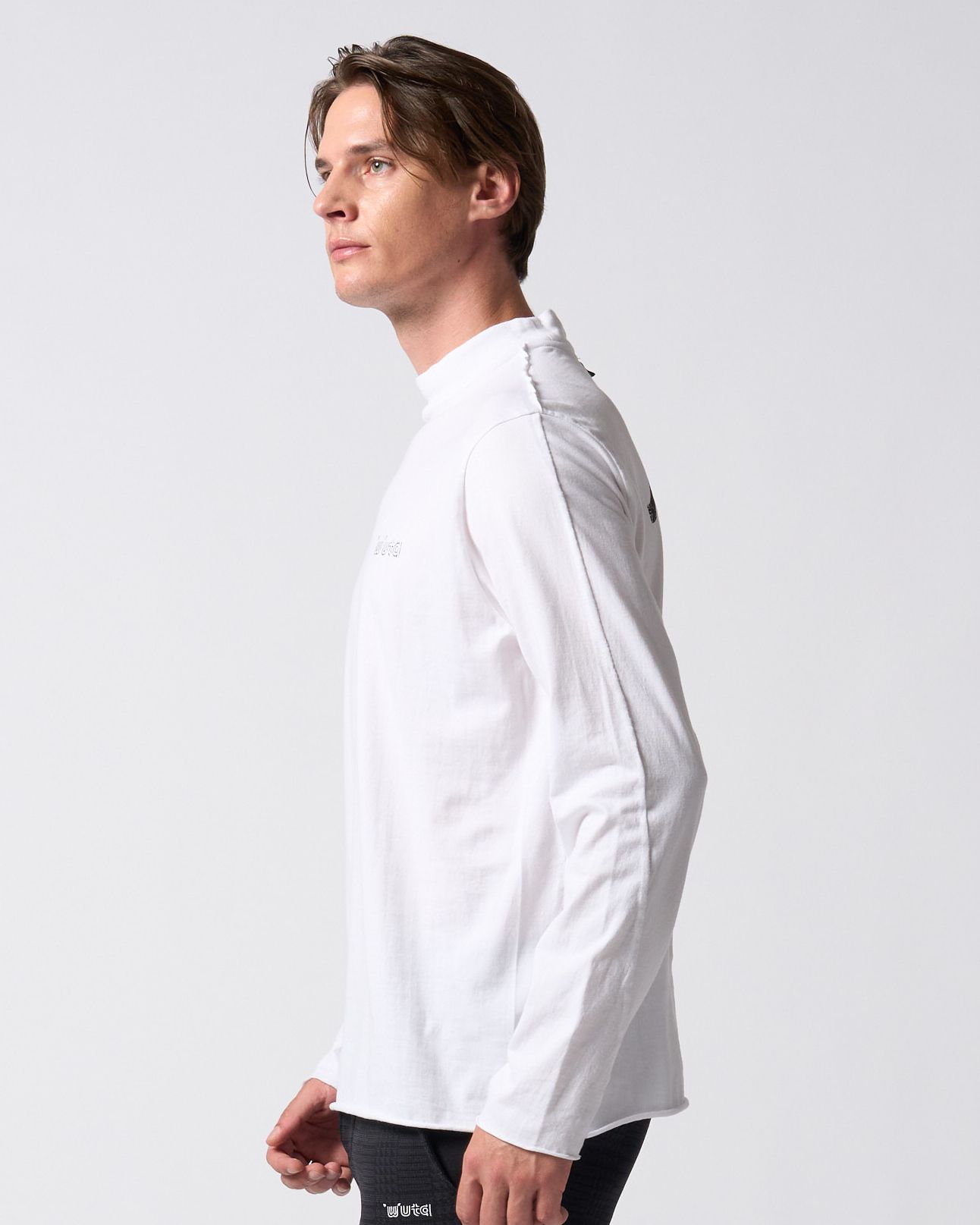 ☆先行予約☆ muta × wjk  / カットオフ モックネックロングスリーブカットソー / cut-off mock-neck L/S(printed) / WHITE [709 mw03j]