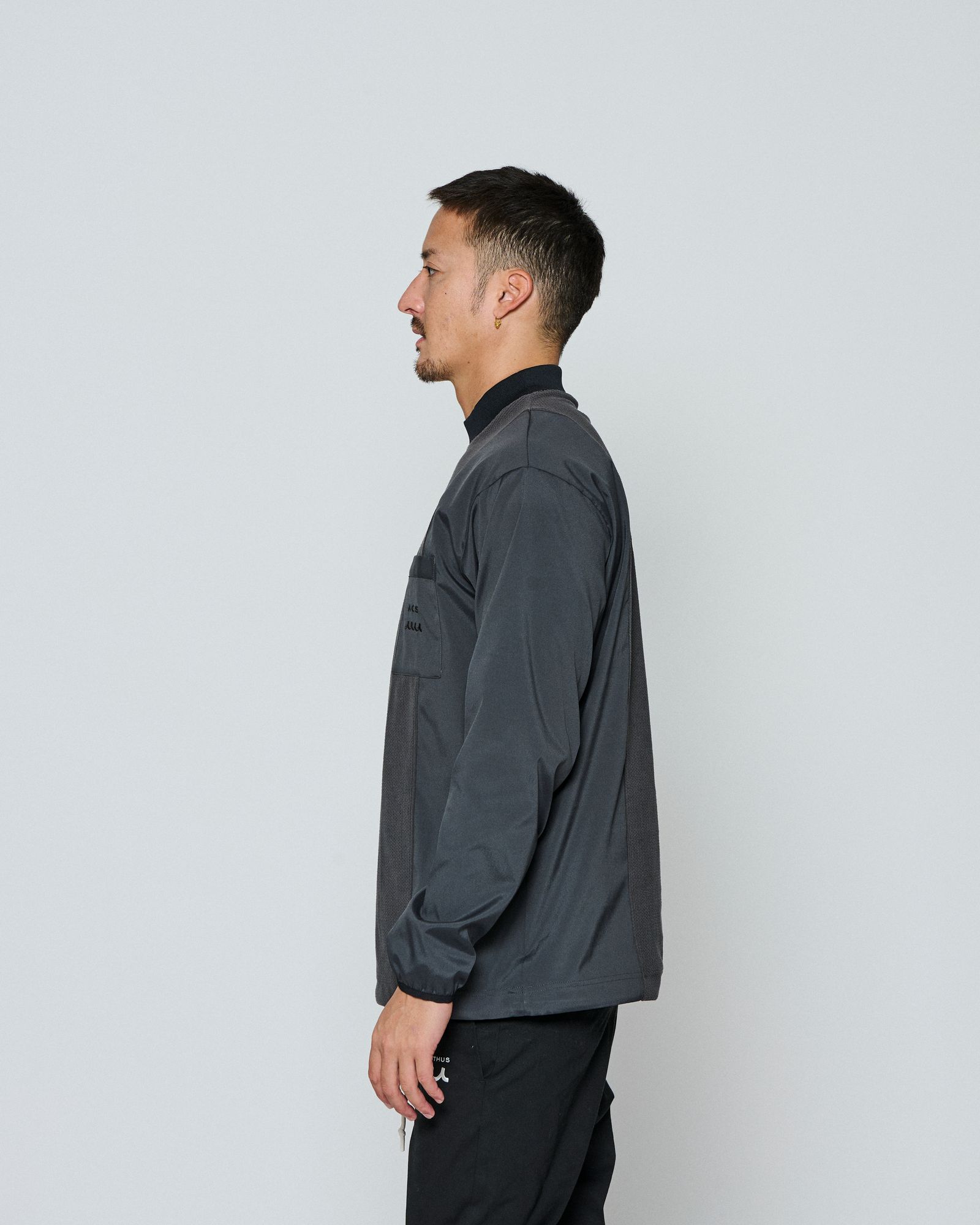 ☆先行予約☆ muta MARINE × ACANTHUS / モックネックロングスリーブトップ / Split Mockneck L/S Top / CHARCOAL 【MA2658】