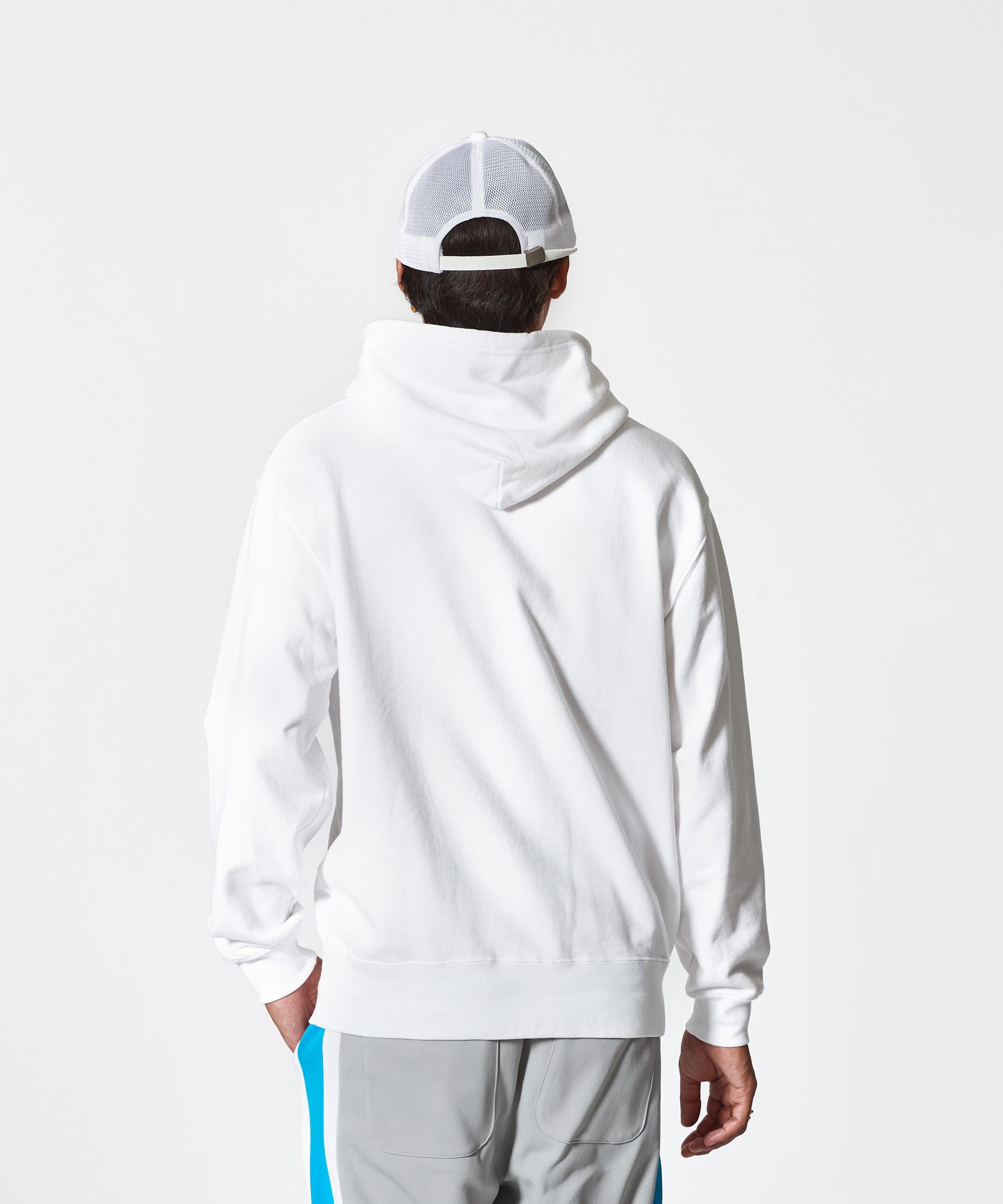 ACANTHUS × muta MARINE / muta Multi Logo Hooded Sweatshirt / マルチロゴパーカー / WHITE 【MA2507】