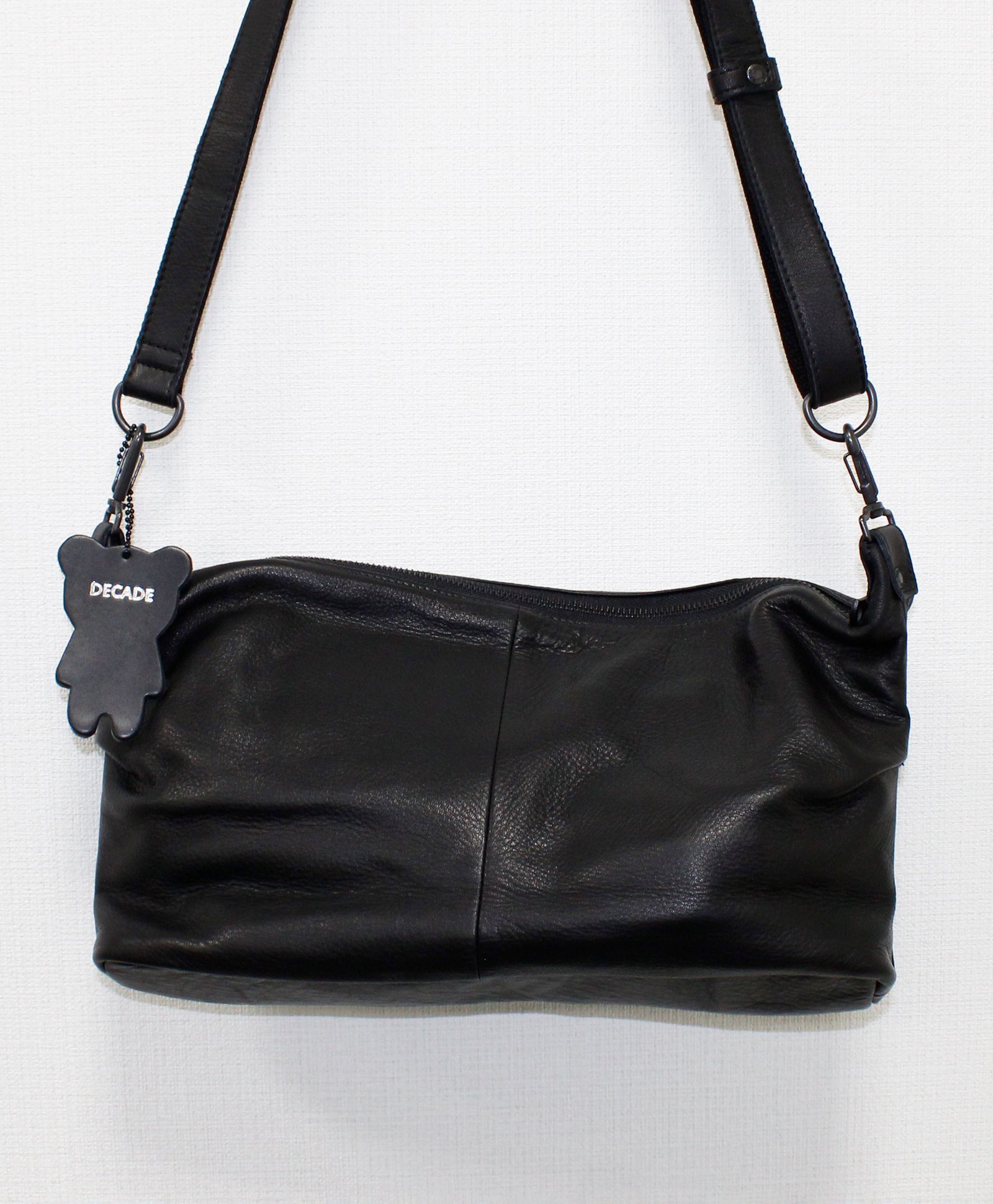 オイルドカウレザー・ミニショルダーバッグ / ブラック / Oiled Cow Leather Mini Shoulder Bag / B - Black【DCD-01346】