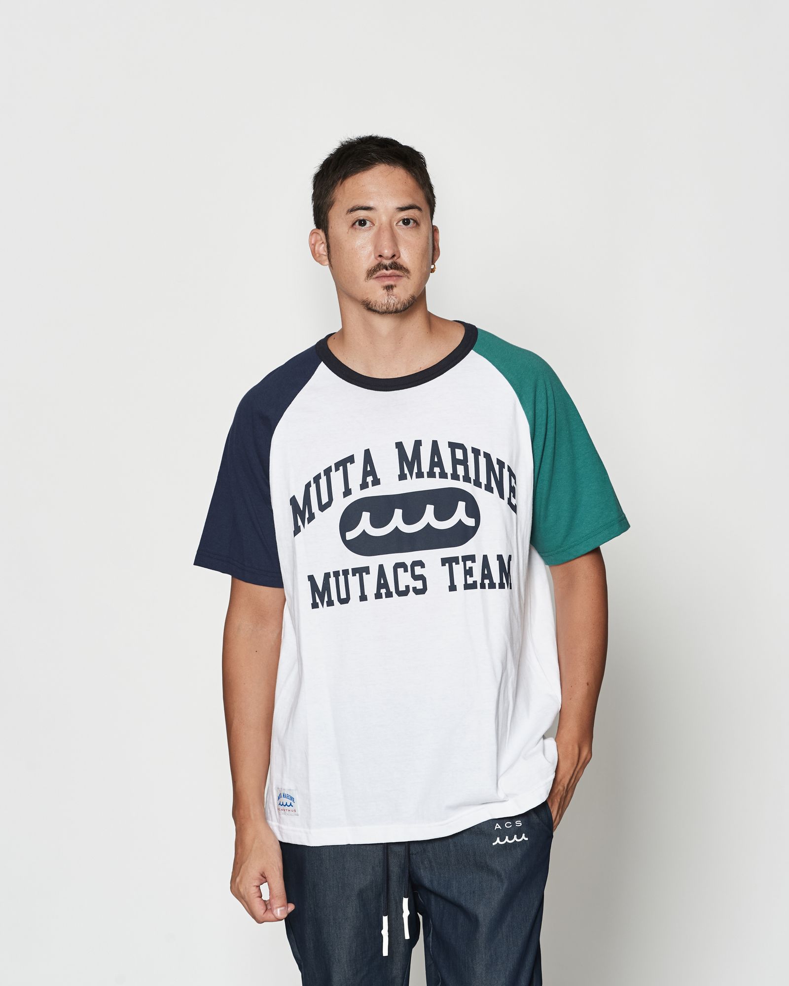 ☆先行予約☆muta MARINE × ACANTHUS  / カレッジロゴラグランスリーブTシャツ / College Logo Raglan Sleeves Tee / WHITE GREEN【MA2619】