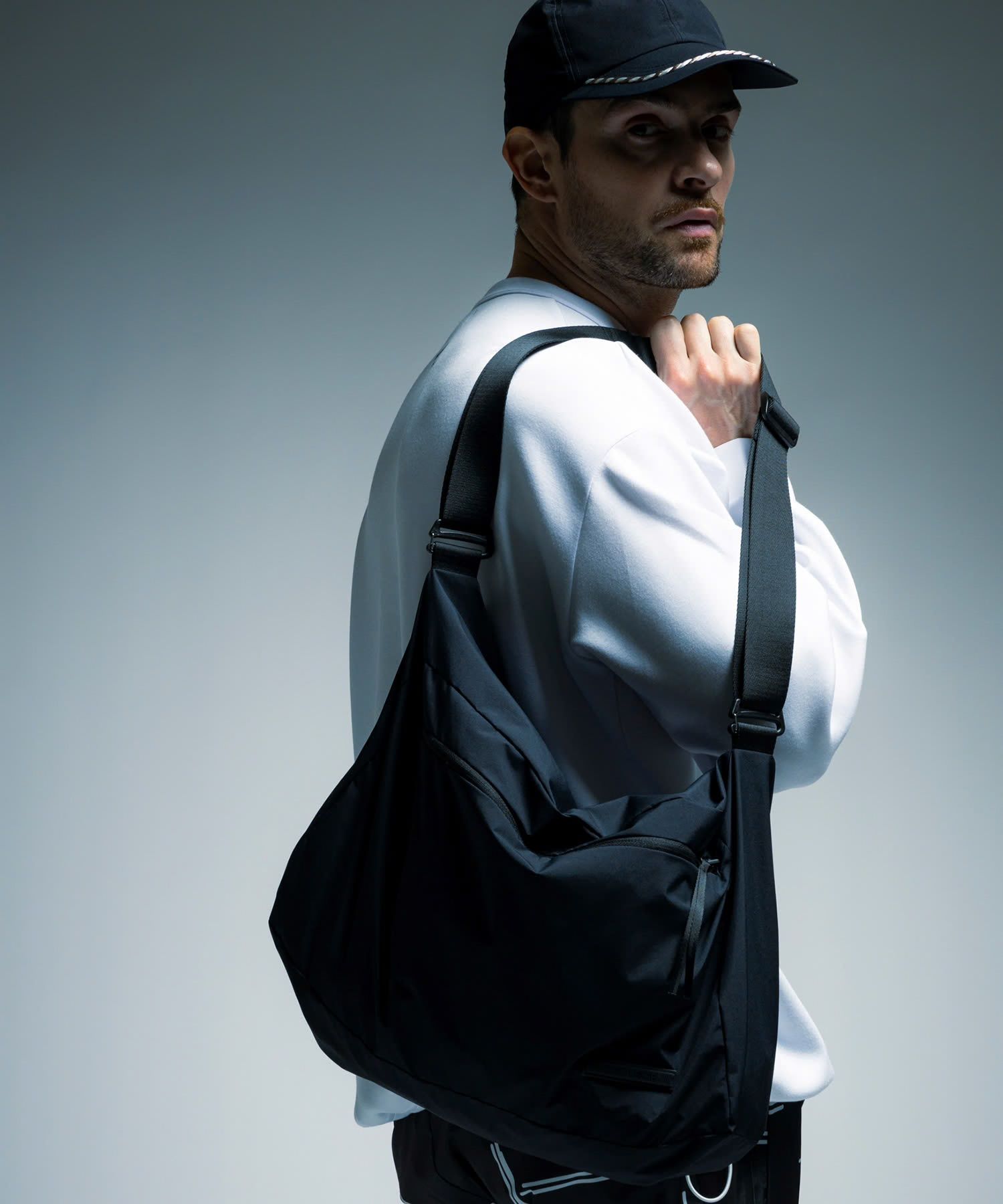 ☆先行予約☆1PIU1UGUALE3 RELAX × +phenix / トランスフォームマウンテンパーカー WINDSTOPPER プロダクト by GORE-TEX LABS /ウィンドストッパー / ゴアテックス  / ブラック【USO-26130】