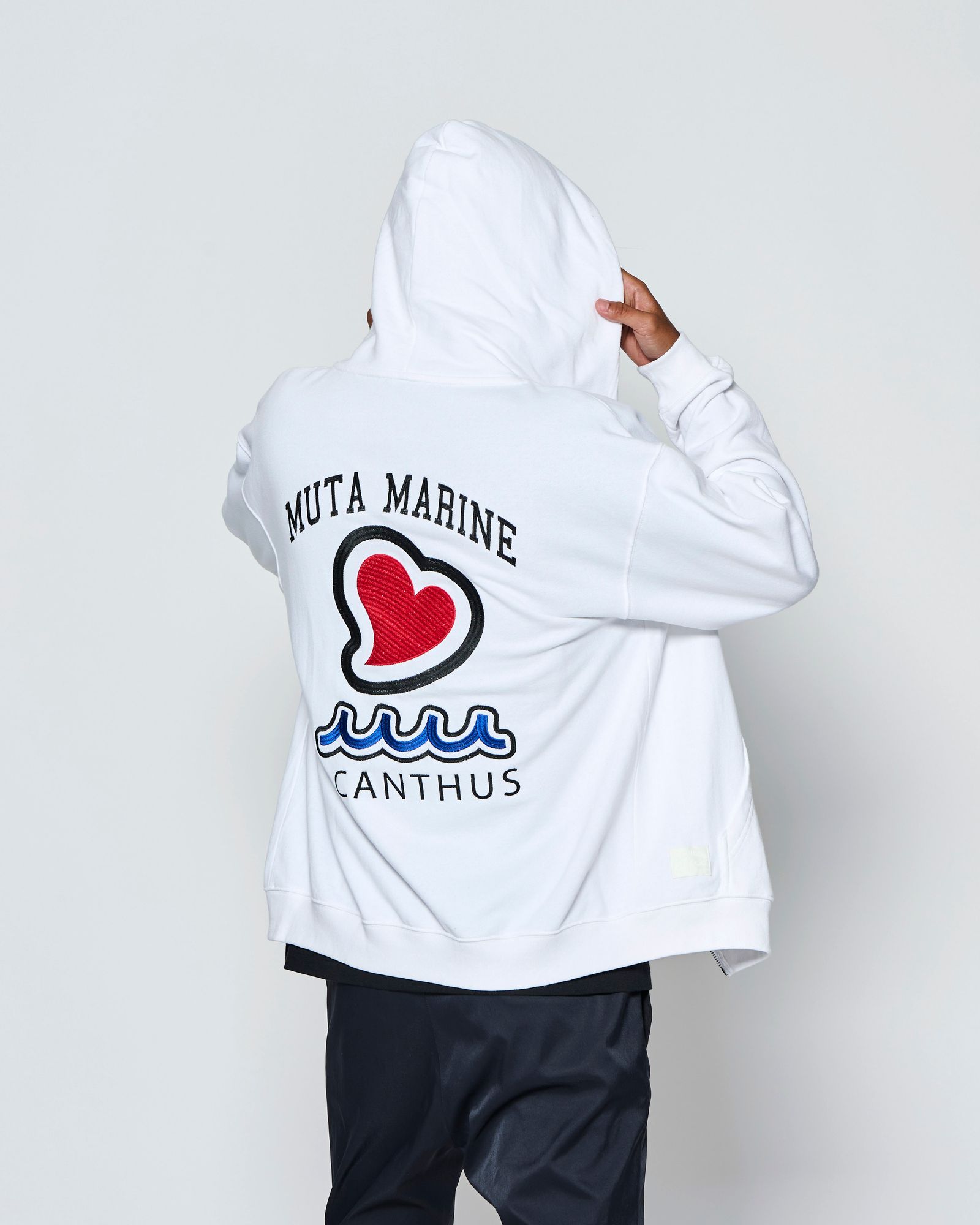 ☆先行予約☆muta MARINE × ACANTHUS  / スーベニアジップアップスウェットフーディー / ジップパーカー /  Souvenir Zip-up Hooded Sweatshirt / WHITE【MA2712】
