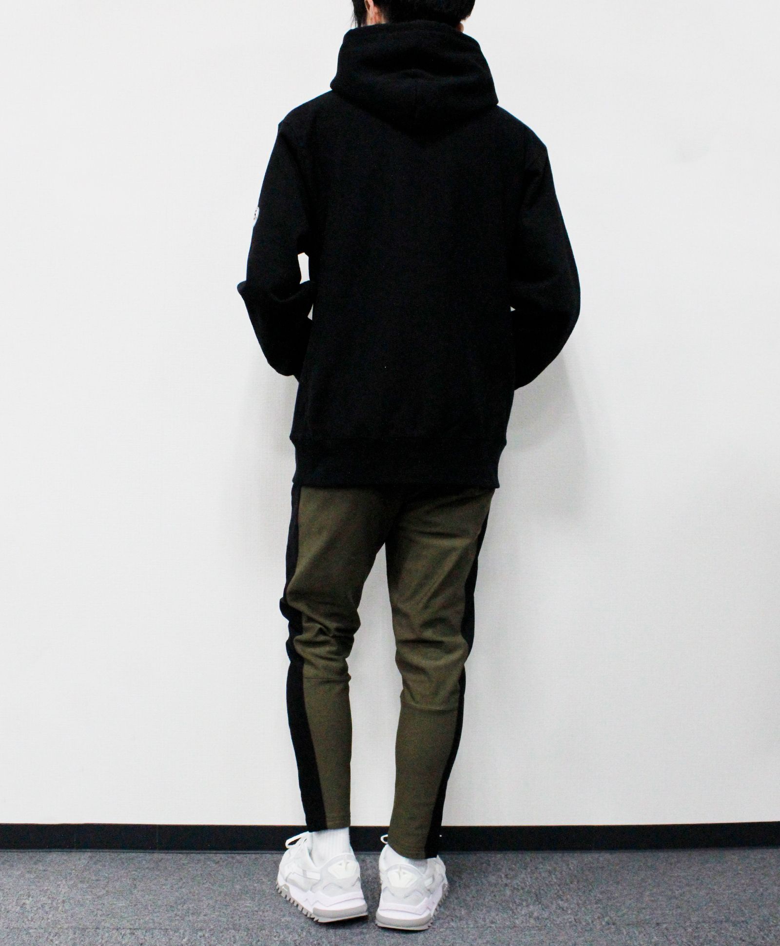 ⭐︎femt LIMITED⭐︎ muta MARINE × ACANTHUS  / muta sweet Logo HEAT PERFORMA Sideline Pants / ヒートパフォーマサイドラインパンツ / KHAKI【MA2548SP】