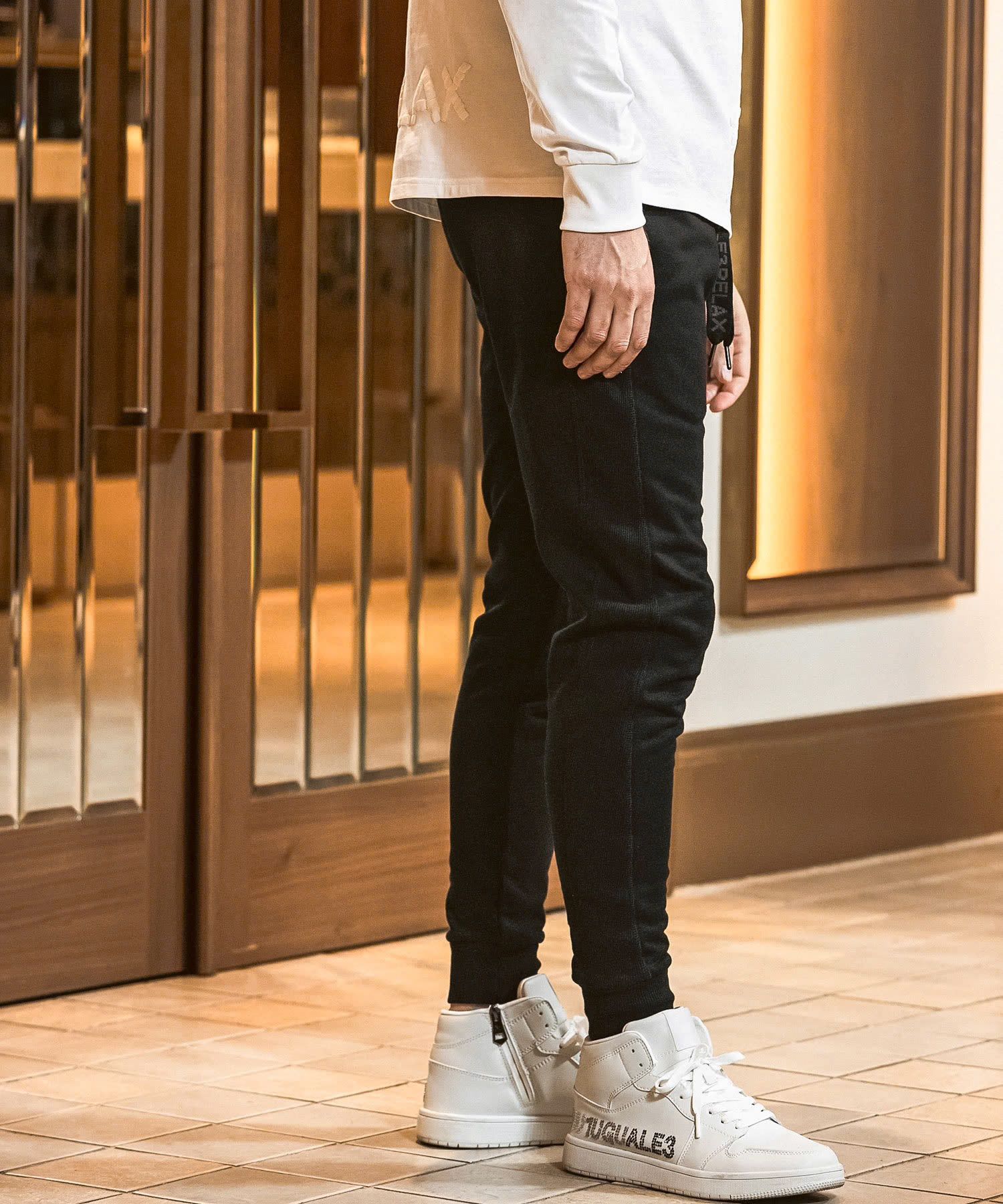 EMBOSSED LOGO JOGGER PANTS / エンボスロゴ ジョガーパンツ / ブラック【USB-26083】