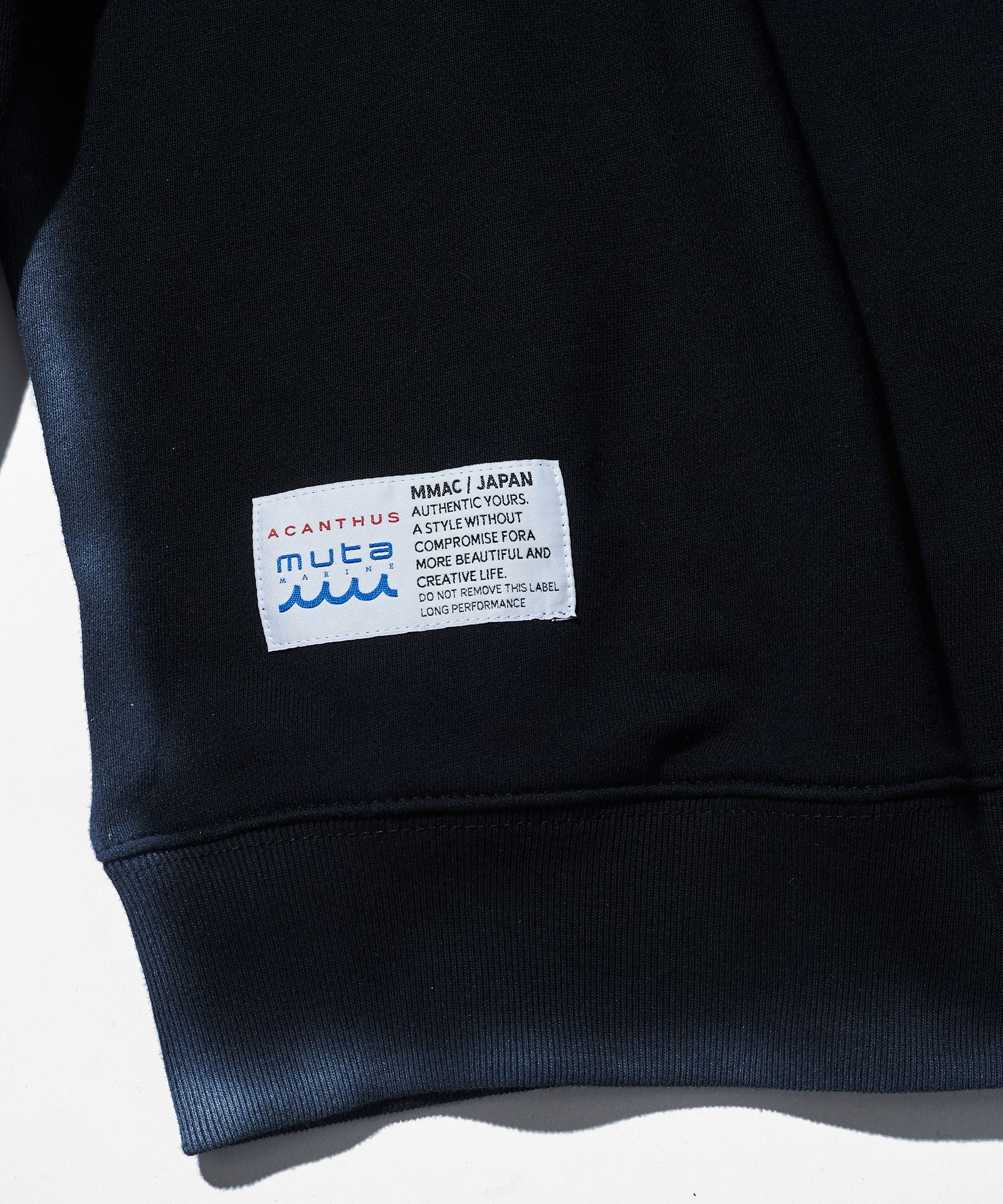 ACANTHUS × muta MARINE / muta Spray Line Crewneck / スプレーライントレーナー / BLACK 【MA2509】