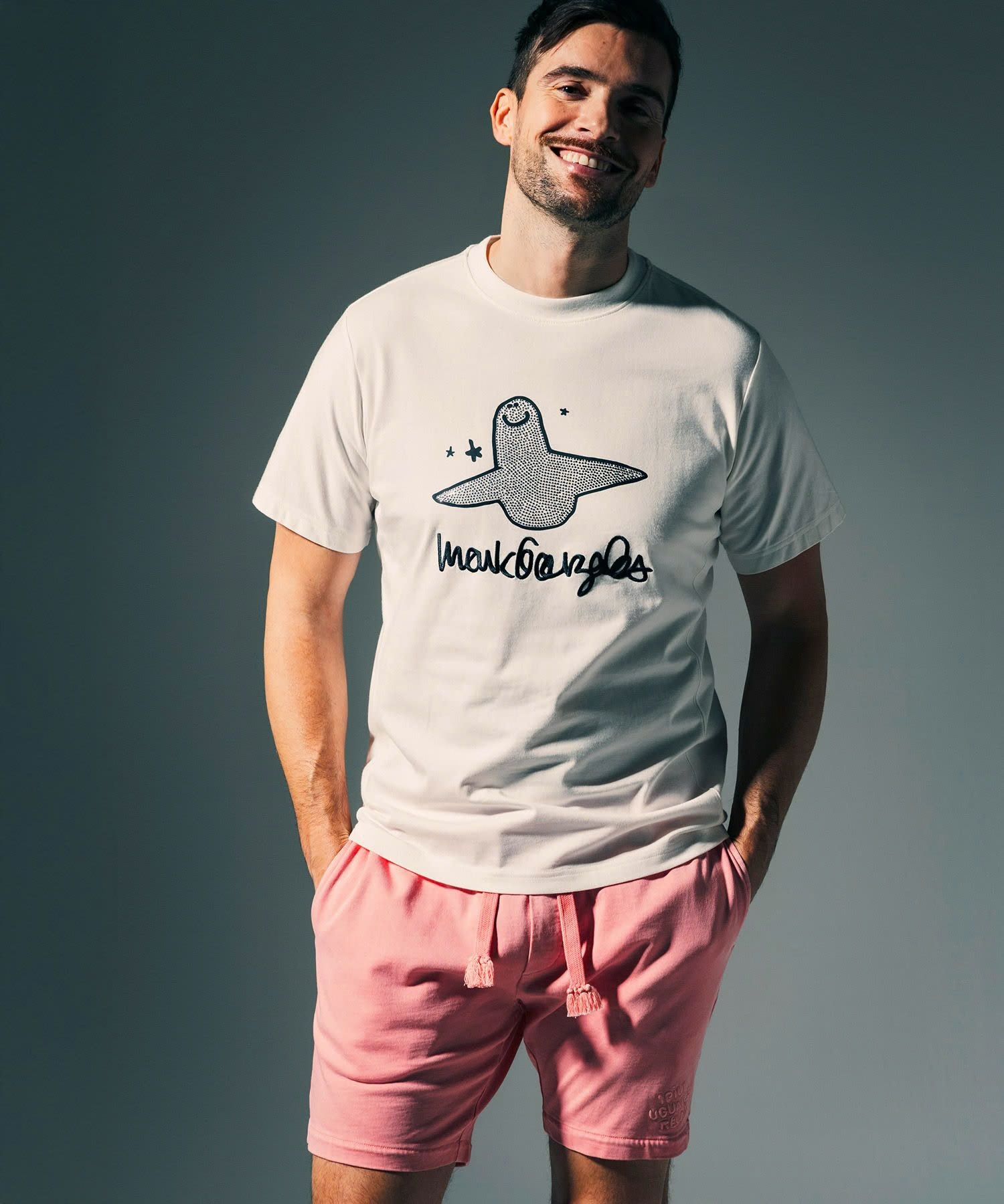 1PIU1UGUALE3 RELAX × Mark Gonzales / グラデーションラインストーン半袖Tシャツ / ホワイト【UST-26015】