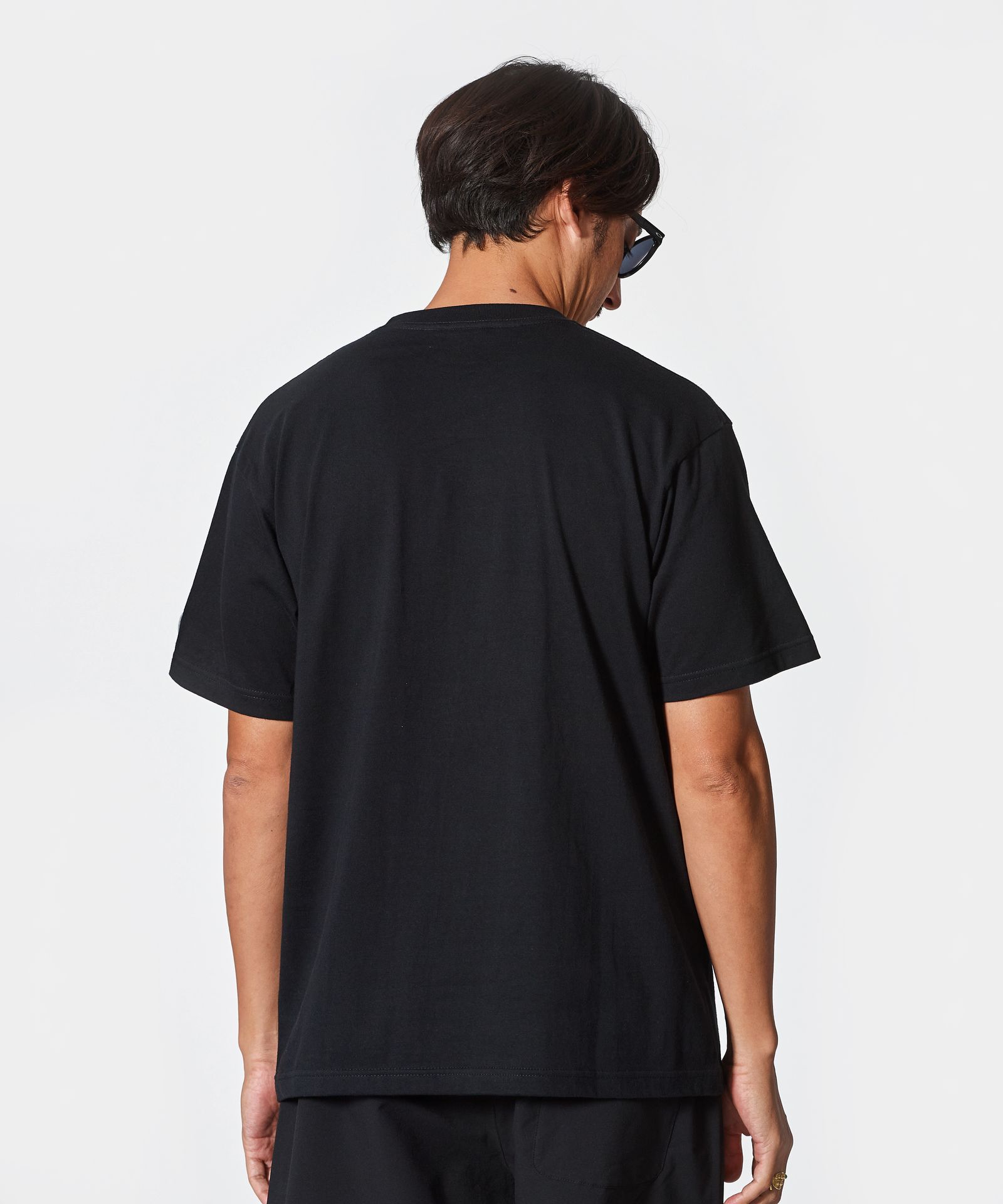 国内発送【muta MARINE】ACANTHUS × MUTA MARINE SWEET LOGOTEE ACANTHUS × muta MARINE Sweet Logo Tee [全3色] – muta Online