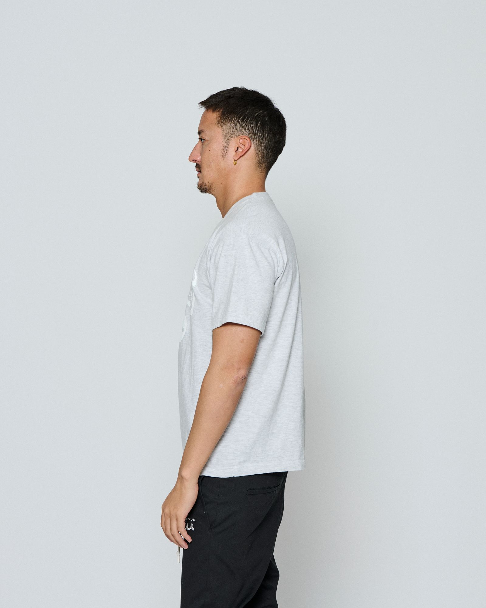 ☆先行予約☆ muta MARINE × ACANTHUS / カレッジロゴTシャツ / Shadow College Logo Tee / GREY 【MA2662】