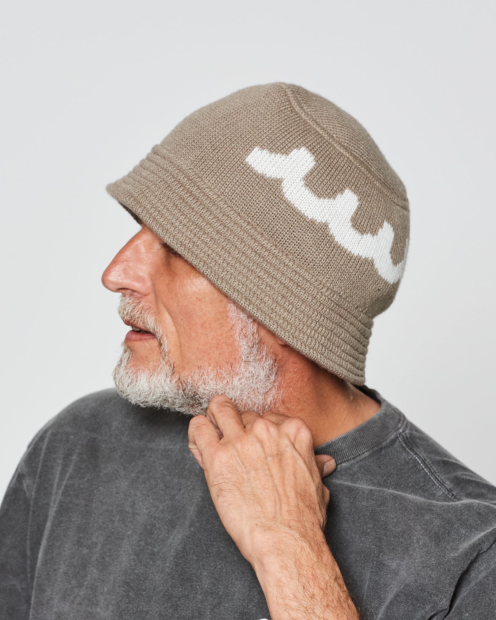 ☆先行予約販売2025年10月下旬～11月下旬頃入荷予定☆ ACANTHUS × muta MARINE / muta Wave Logo Knit Bucket Hat / ニットバケットハット / BEIGE 【MA2543】