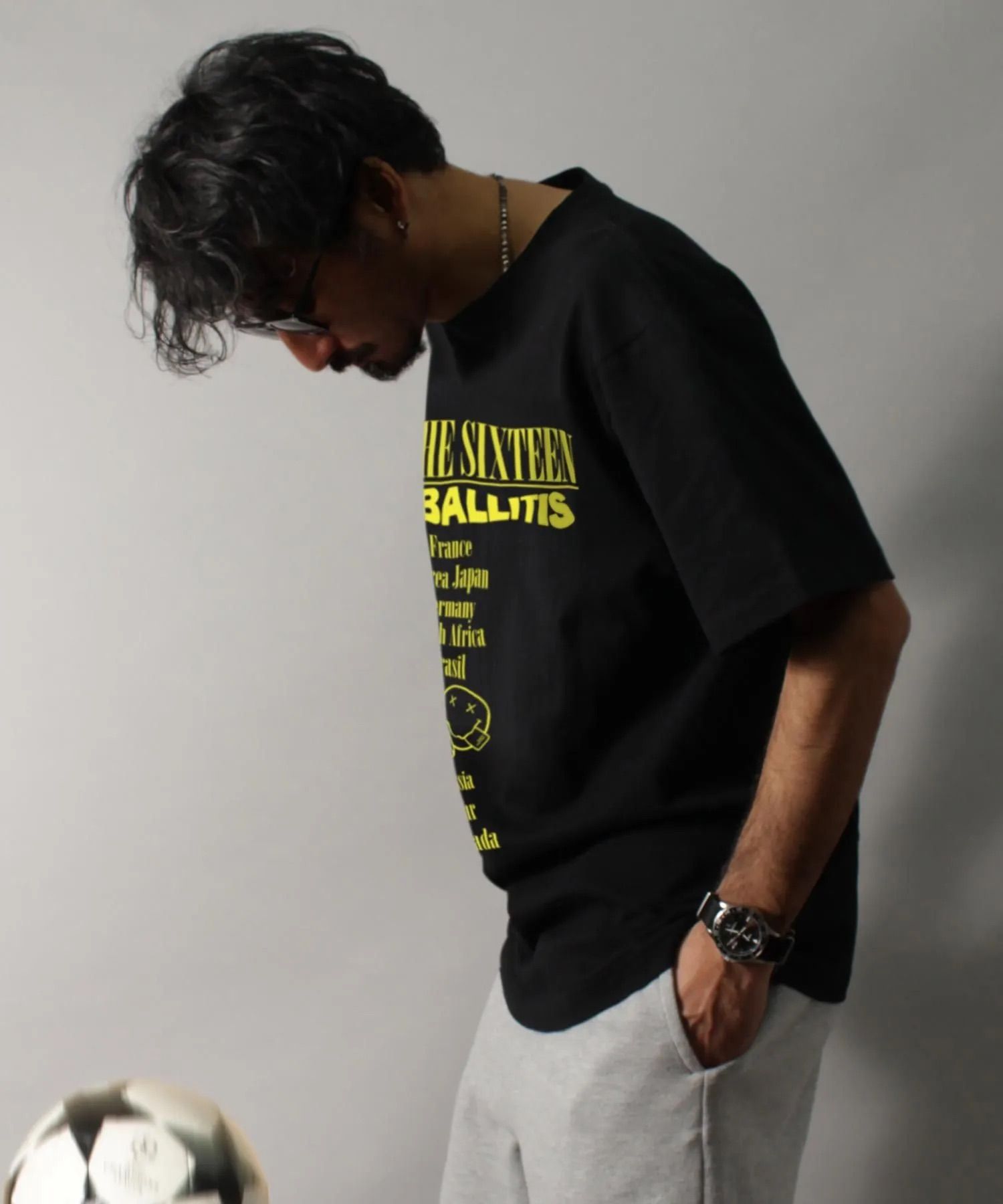 【FOOTBALLITIS】[SMILEY] Tシャツ / BLACK [261321NV]