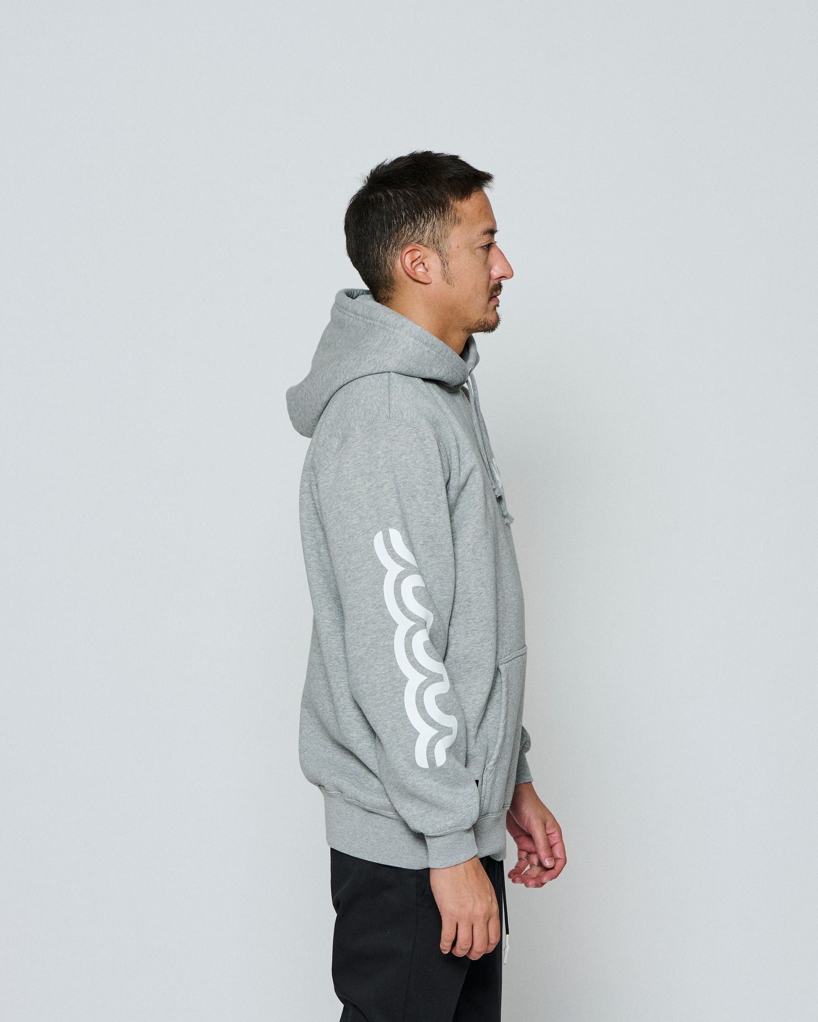 ☆先行予約☆ muta MARINE × ACANTHUS /アームプリントフーディー /パーカー / Arm Print Hooded Sweatshirt / GREY 【MA2657】