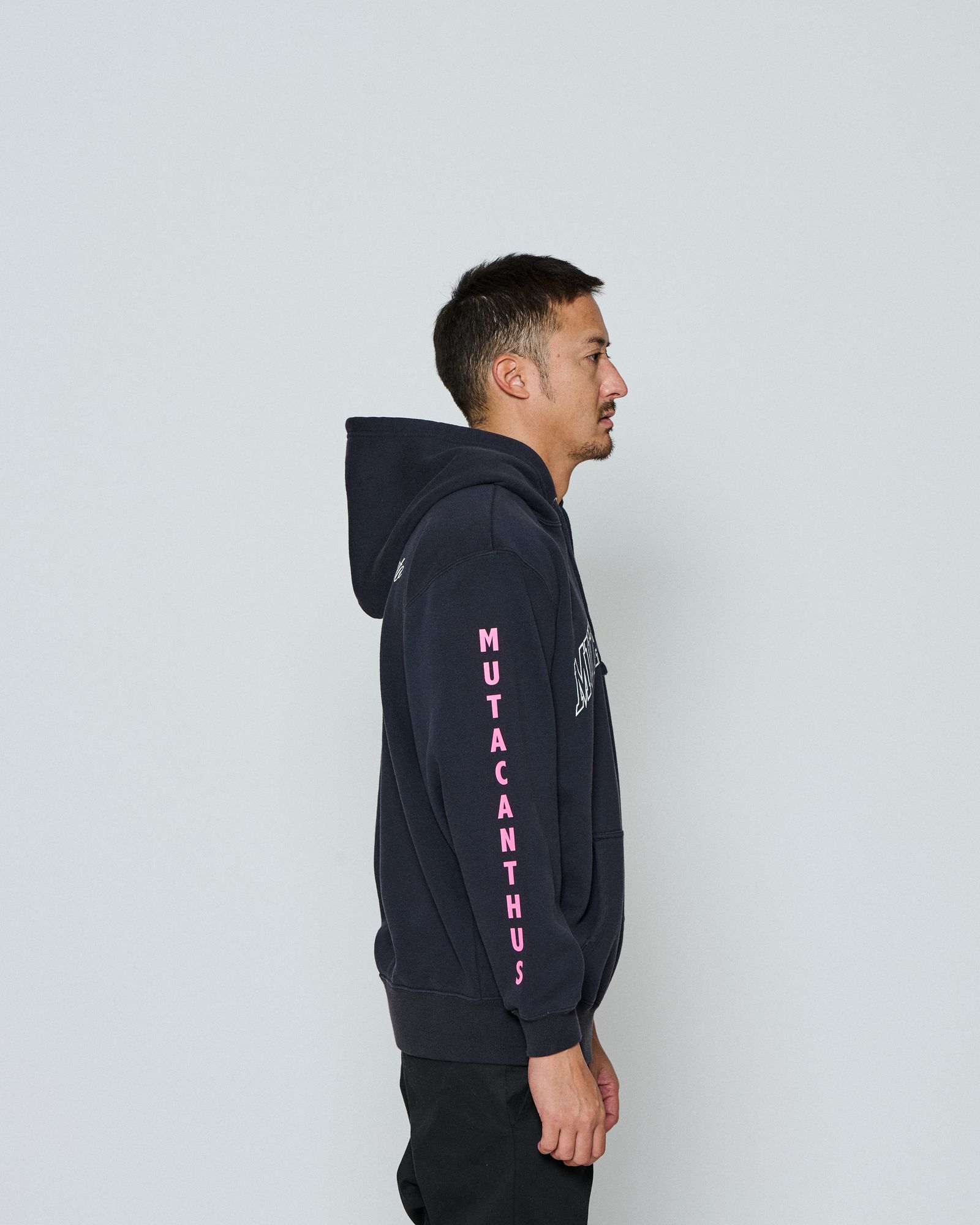 ☆先行予約☆ muta MARINE × ACANTHUS / テストプリントフーディー /パーカー / Test Print Hooded Sweatshirt / NAVY 【MA2656】