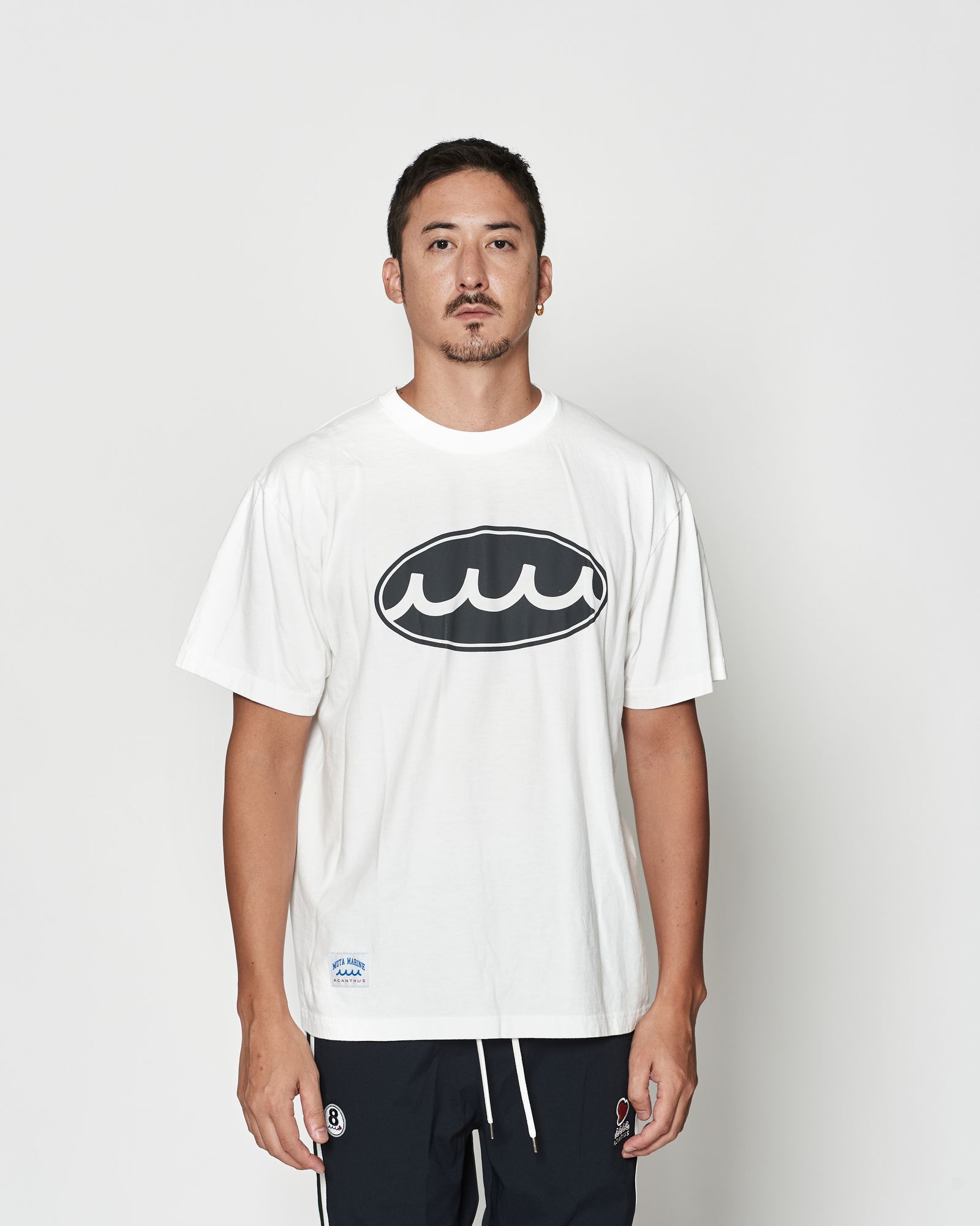 ☆先行予約☆muta MARINE × ACANTHUS  / エイジングサークルロゴTシャツ  /  Aging Circle Logo Tee / WHITE【MA2613】