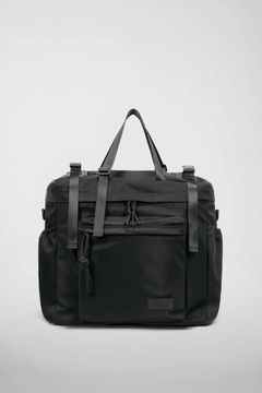 リュック バックパック ハンド ショルダー バッグ 2WAY / イースト+ウェスト リサイクルナイロン 防水 / Lサイズ / ブラック [ZAEWRL001 NERO]