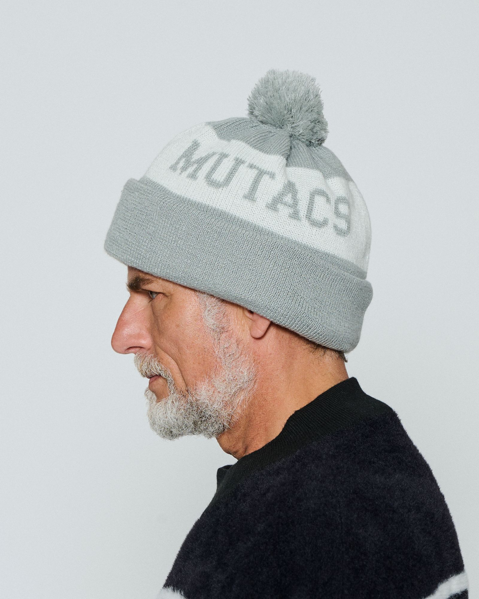 ☆先行予約☆ muta MARINE × ACANTHUS / ニットキャップ / Wave Logo Pom-pom Knit Cap / GREY 【MA2664】