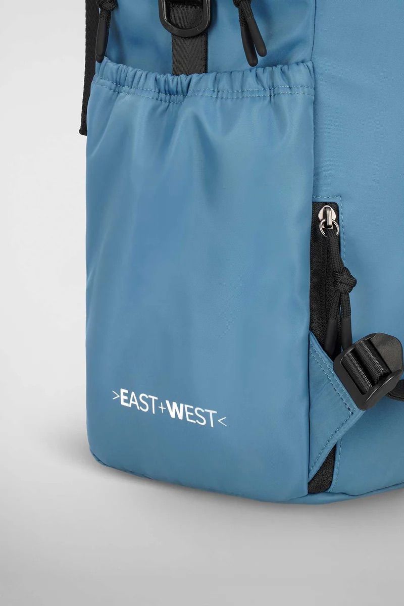 リュック バックパック ハンド ショルダー バッグ 2WAY / イースト+ウェスト リサイクルナイロン 防水 / Lサイズ / ライトブルー [ZAEWRL017 BLU CIARO]