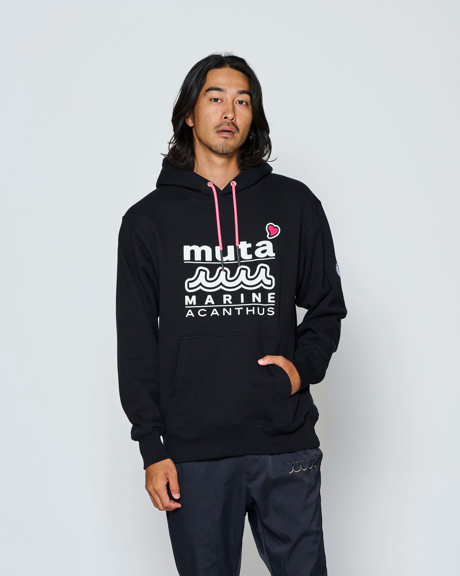 ☆先行予約☆muta MARINE × ACANTHUS  / Wネームロゴフーディー / プルオーバーパーカー /  W-name logo hoodie / BLACK【MA2726】