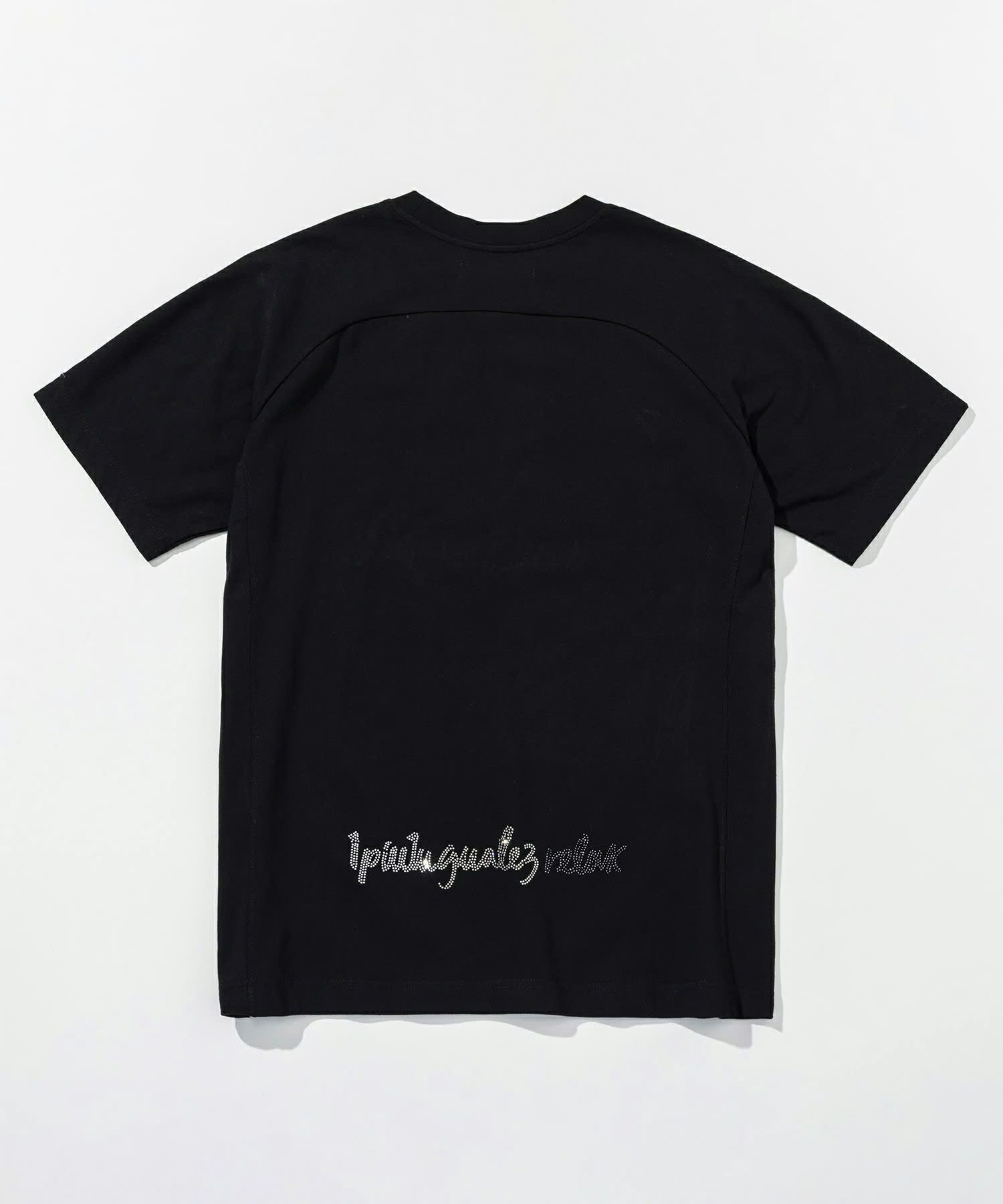 1PIU1UGUALE3 RELAX × Mark Gonzales / グラデーションラインストーン半袖Tシャツ / ブラック【UST-26015】