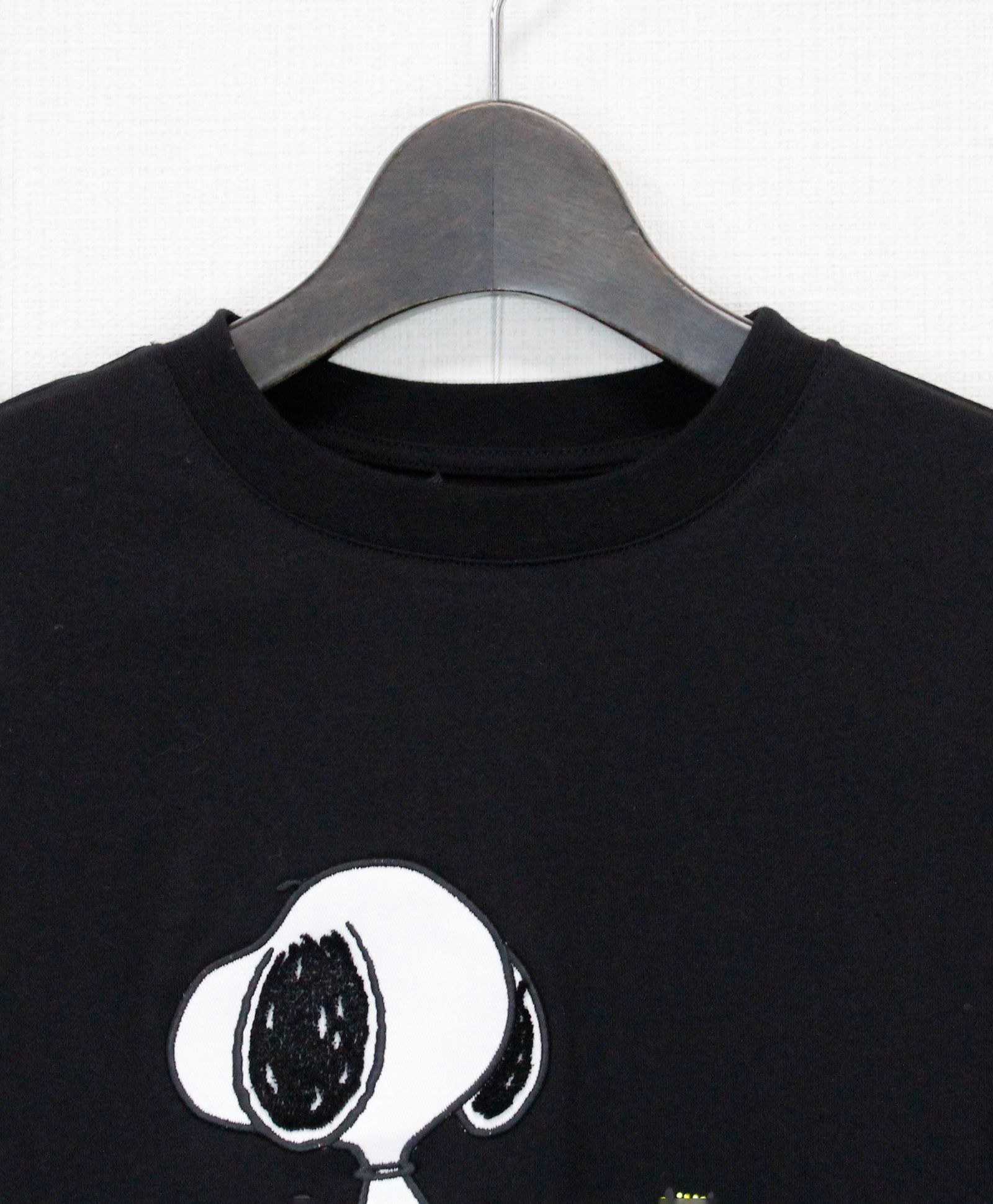 1PIU1UGUALE3 RELAX × PEANUTS / スヌーピー ラインストーンロングTシャツ / ブラック【UST-26056】