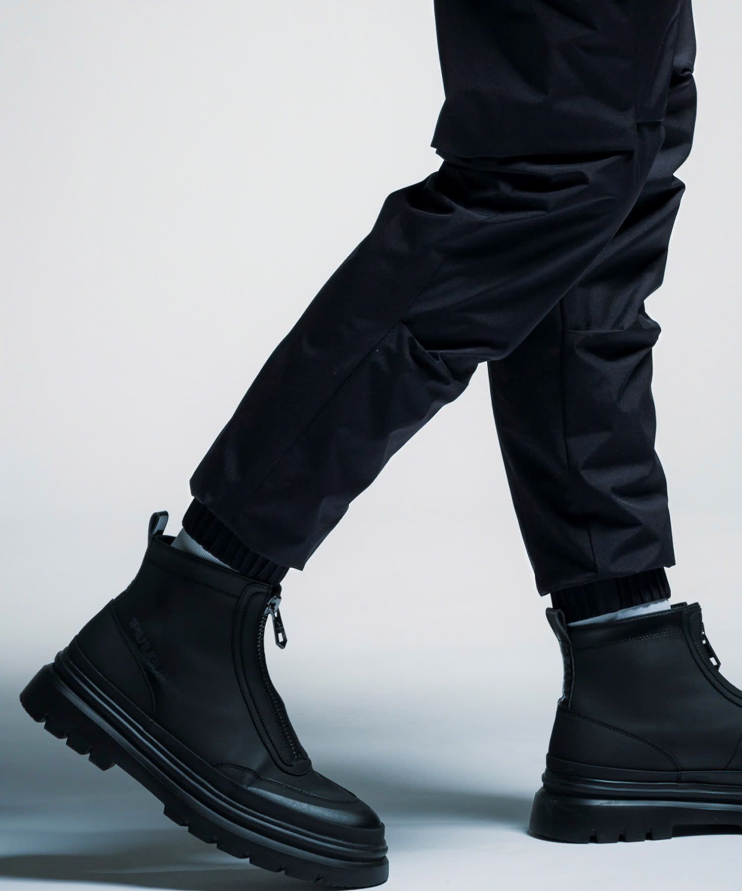 ☆先行予約☆1PIU1UGUALE3 RELAX × +phenix / ルーズカーゴパンツ / WINDSTOPPER プロダクト by GORE-TEX LABS /ウィンドストッパー / ゴアテックス / ブラック【USB-26132】
