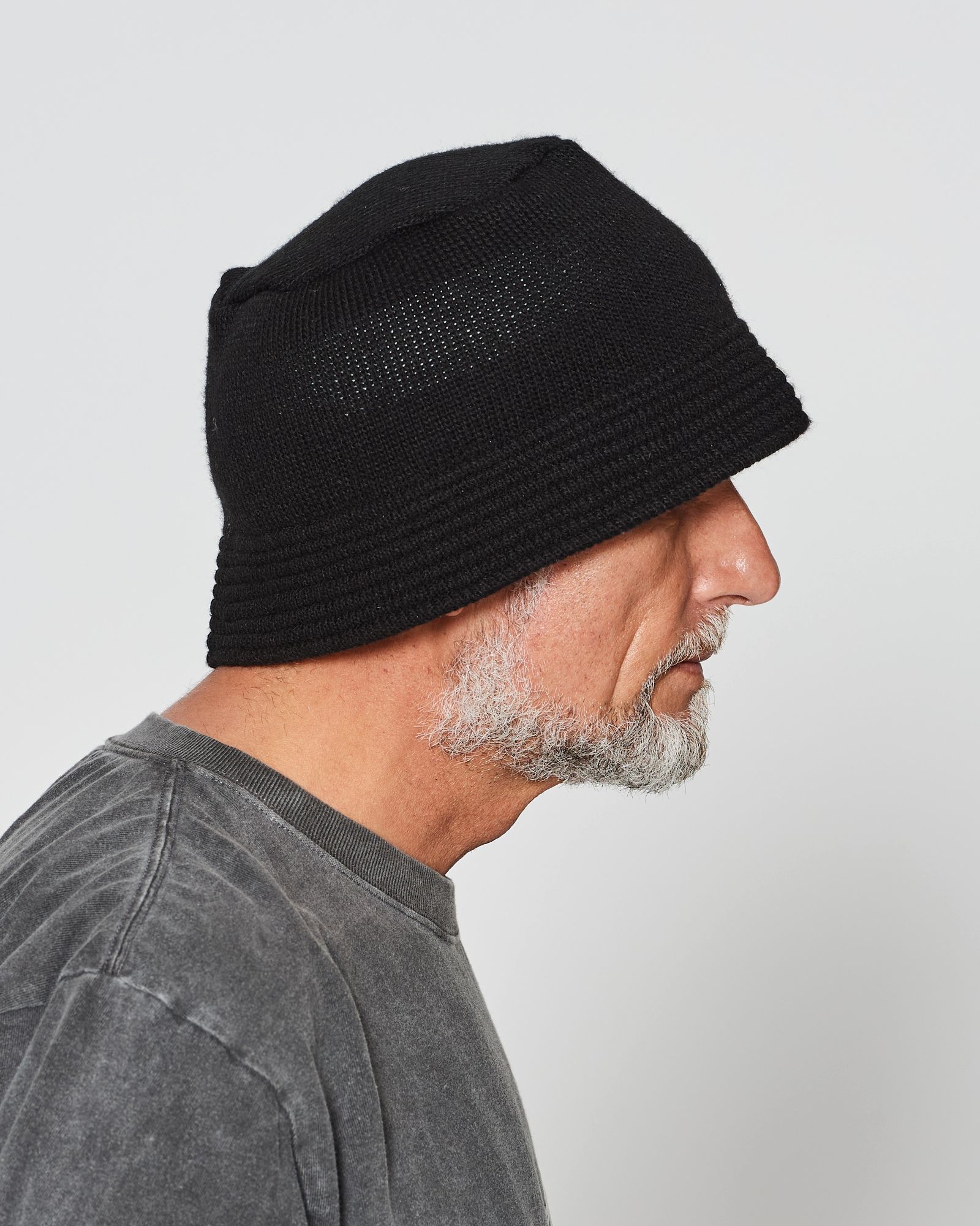☆先行予約販売2025年10月下旬～11月下旬頃入荷予定☆ ACANTHUS × muta MARINE / muta Wave Logo Knit Bucket Hat / ニットバケットハット / BLACK 【MA2543】