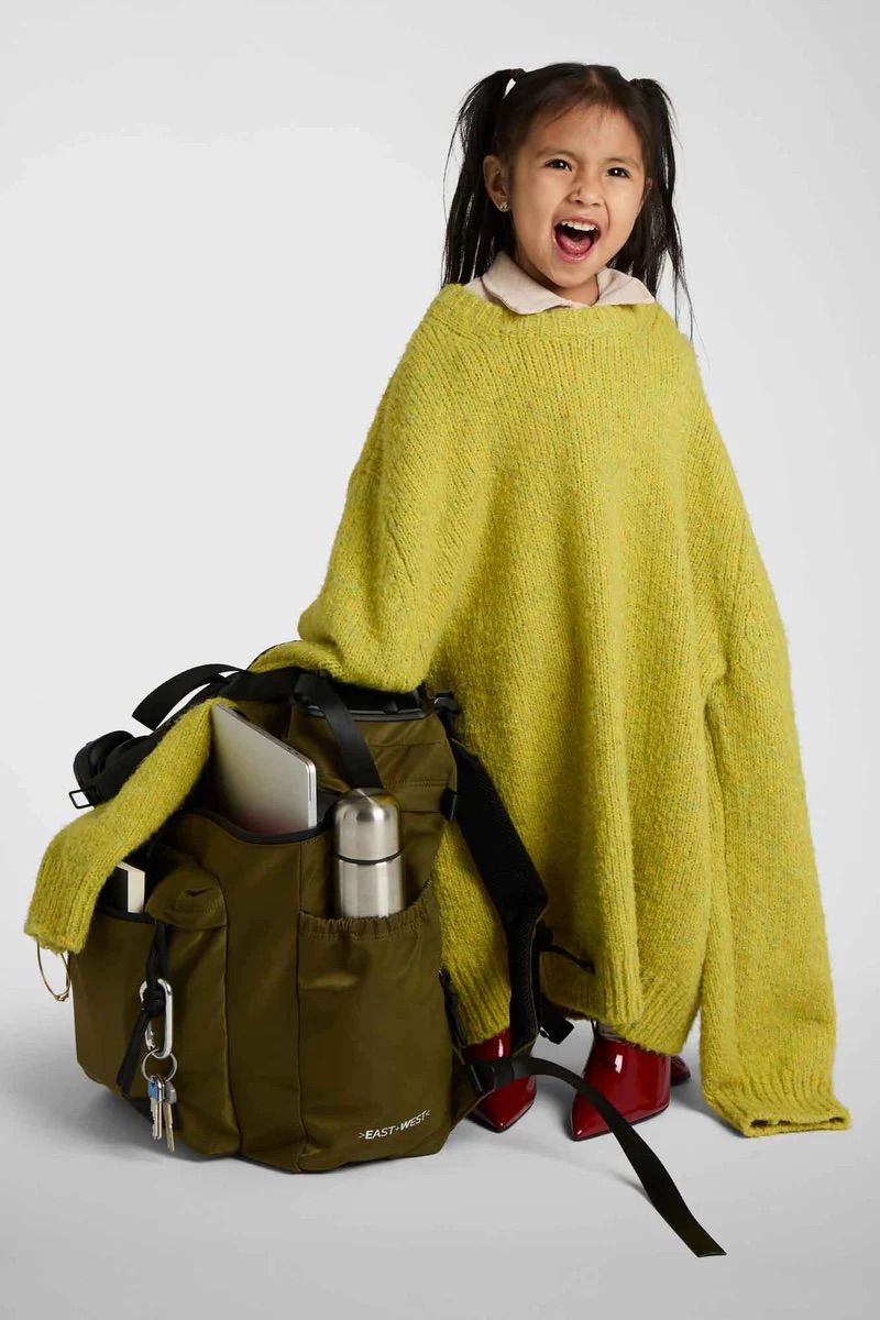 リュック バックパック ハンド ショルダー バッグ 2WAY / イースト+ウェスト リサイクルナイロン 防水 / Lサイズ / ヴェルドーネ(オリーブグリーン) [ZAEWRL003 VERDE]