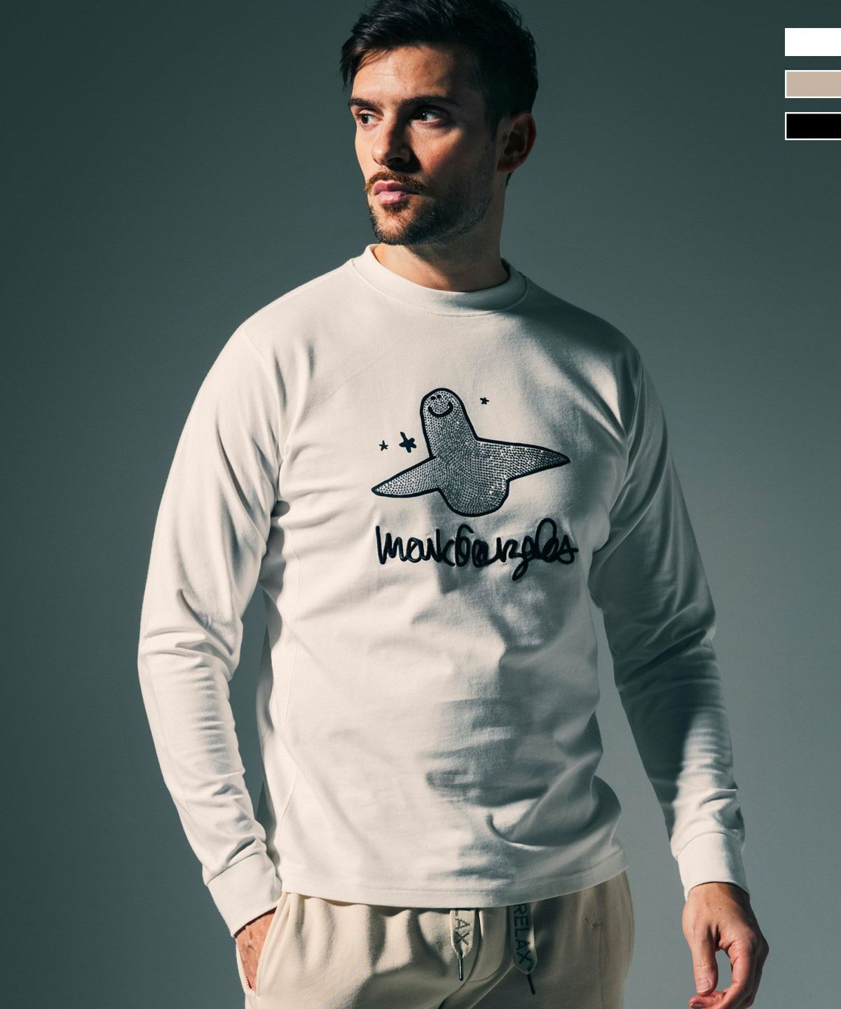 1PIU1UGUALE3 RELAX × Mark Gonzales / グラデーションラインストーンロングTシャツ / ホワイト【UST-26016】