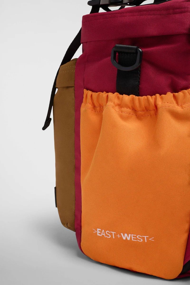 リュック バックパック ハンド ショルダー バッグ 2WAY / イースト+ウェスト リサイクルナイロン 防水 / Mサイズ / チェリーオレンジ キャメル [ZAEWCM167 CILI-ARAN-CAMEL]