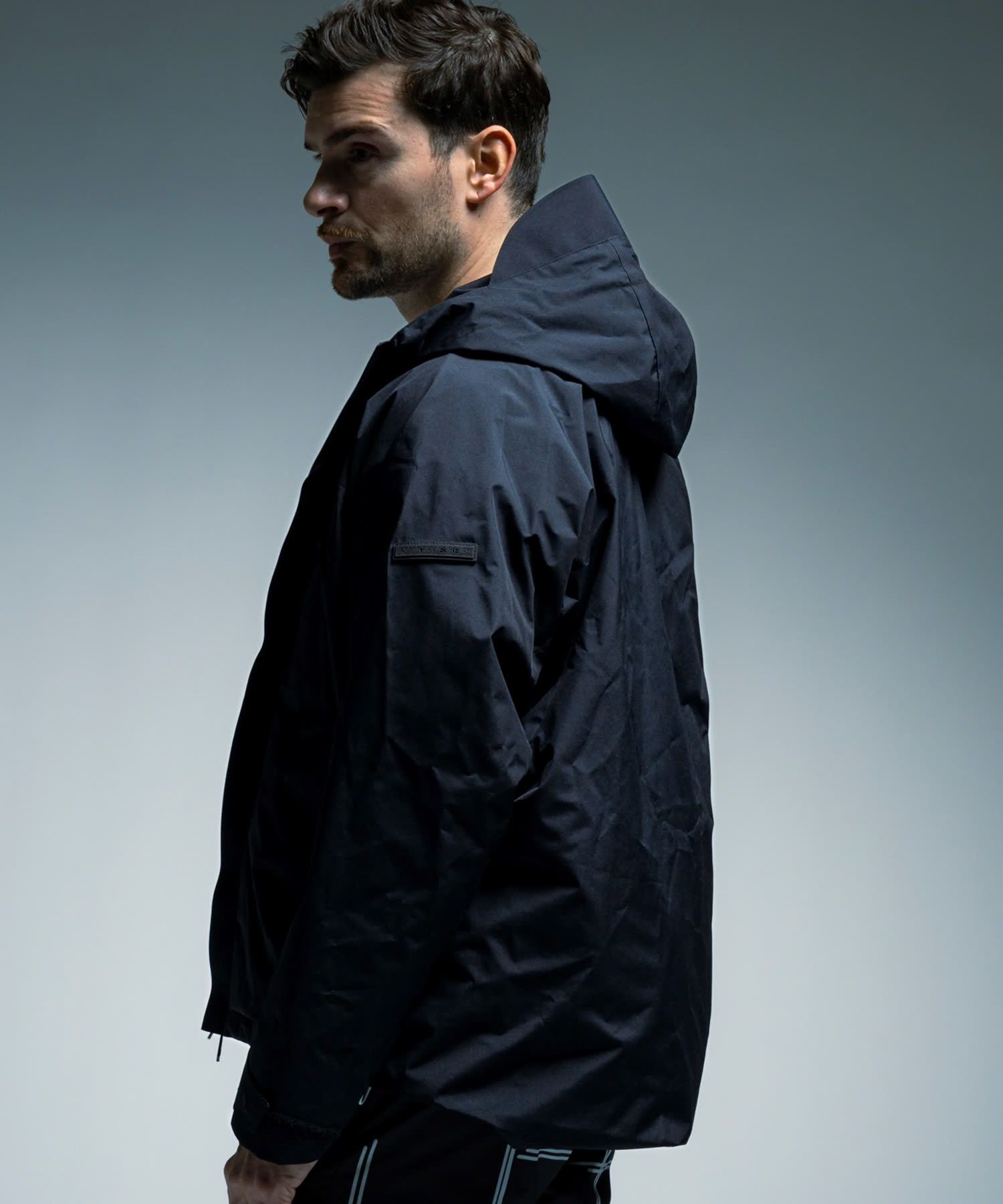 ☆先行予約☆1PIU1UGUALE3 RELAX × +phenix / トランスフォームマウンテンパーカー WINDSTOPPER プロダクト by GORE-TEX LABS /ウィンドストッパー / ゴアテックス  / ブラック【USO-26130】