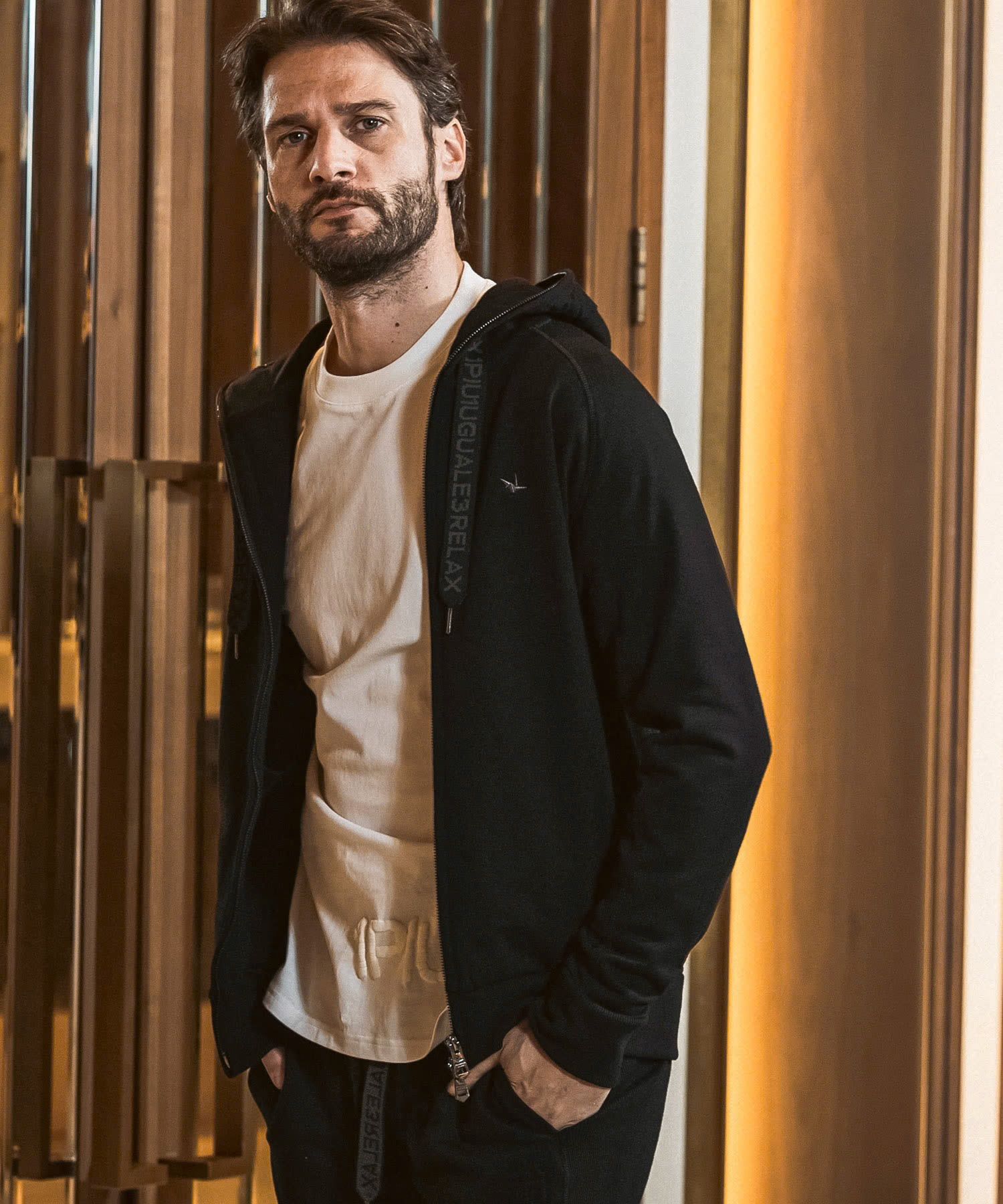 HOOD EMBOSSED LOGO HOODIE / エンボスロゴ ジップパーカー / ブラック【USO-26083】