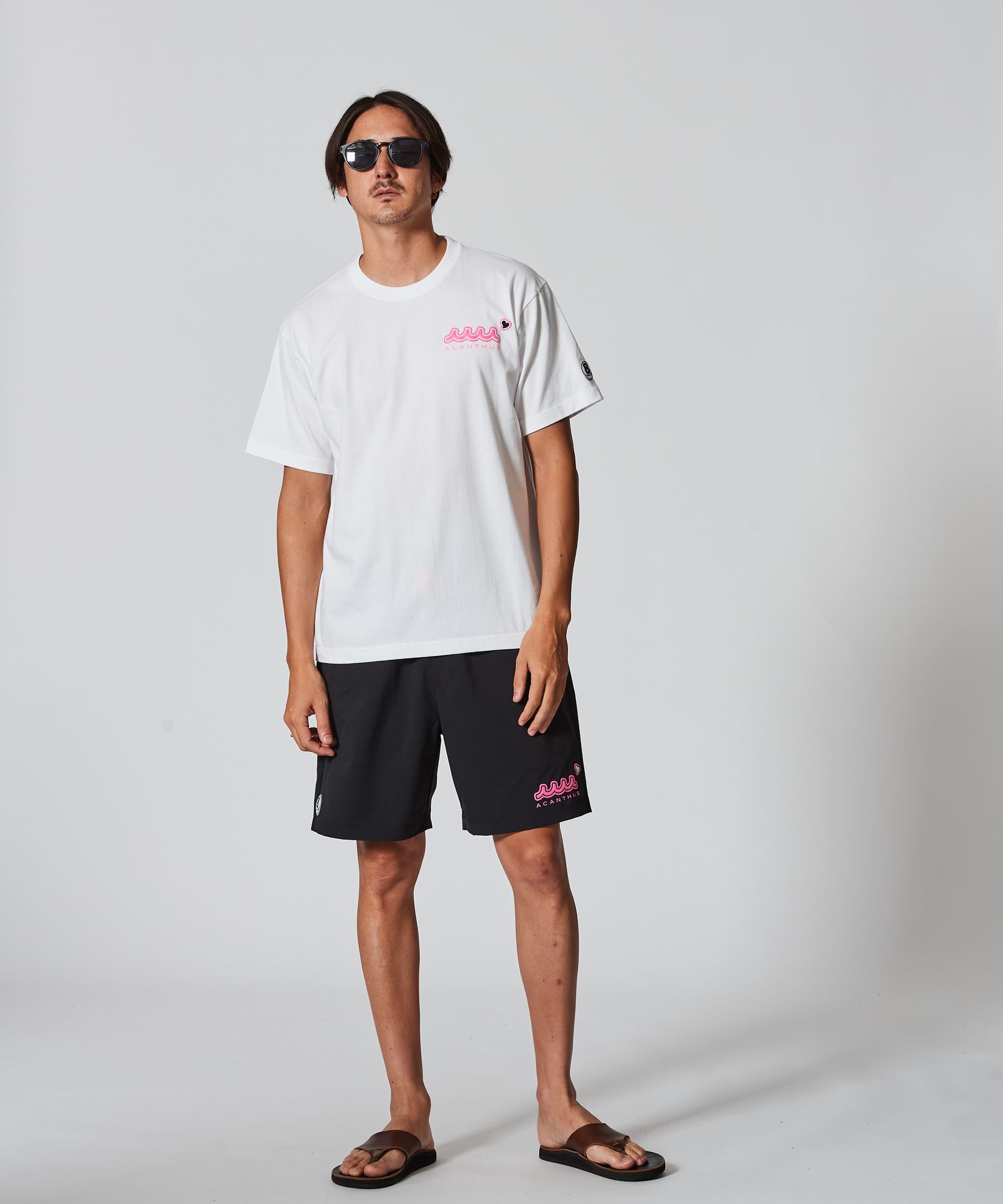 【すぐ届く！】muta ◆ACANTHUS × muta MARINE Sweet Logo Tee ACANTHUS × muta MARINE Sweet Logo Tee [全3色] – muta Online
