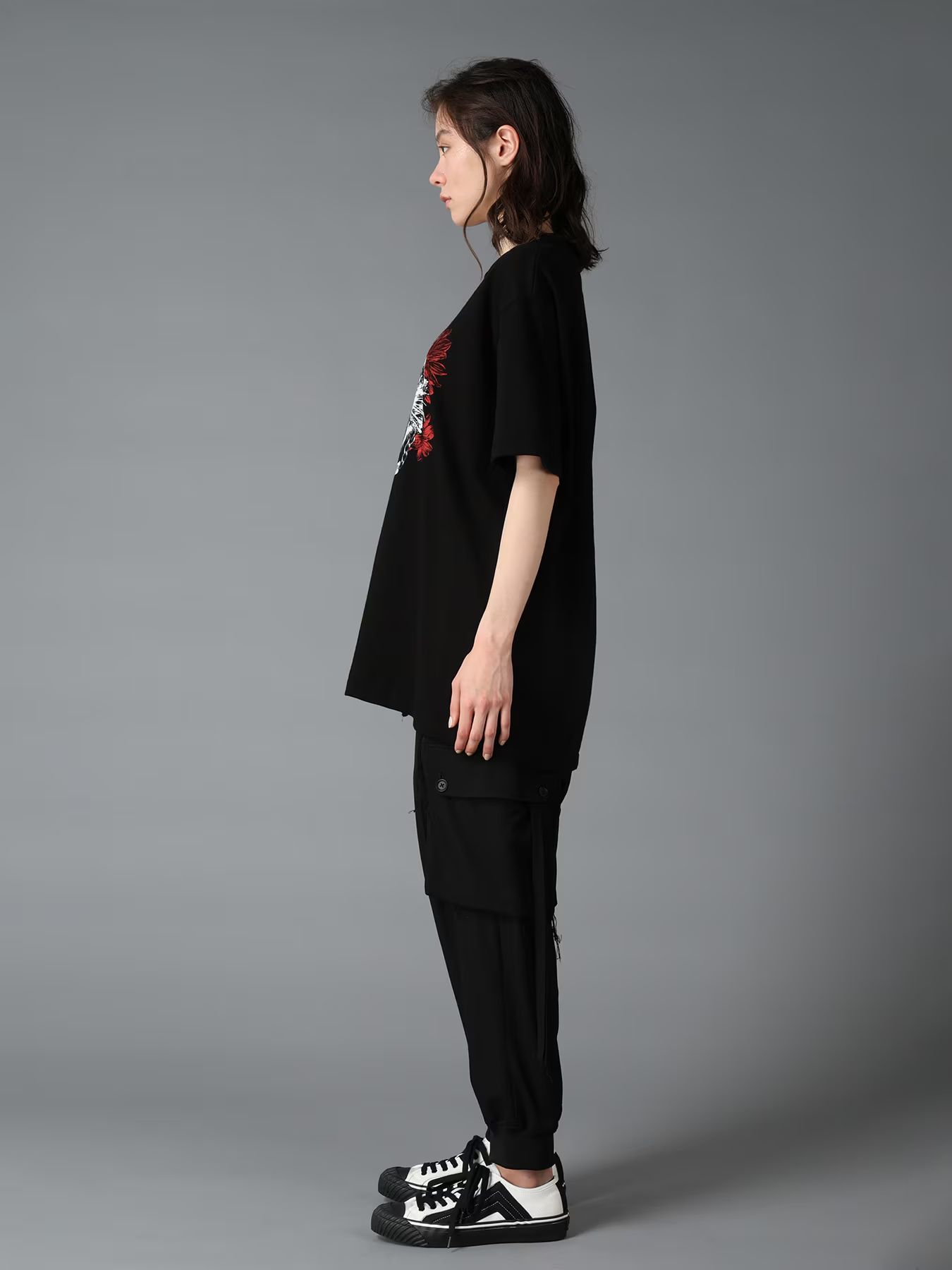 JERSEY CAT AND RED SUNFLOWER T-SHIRT / BLACK [GW-T77-070-2]