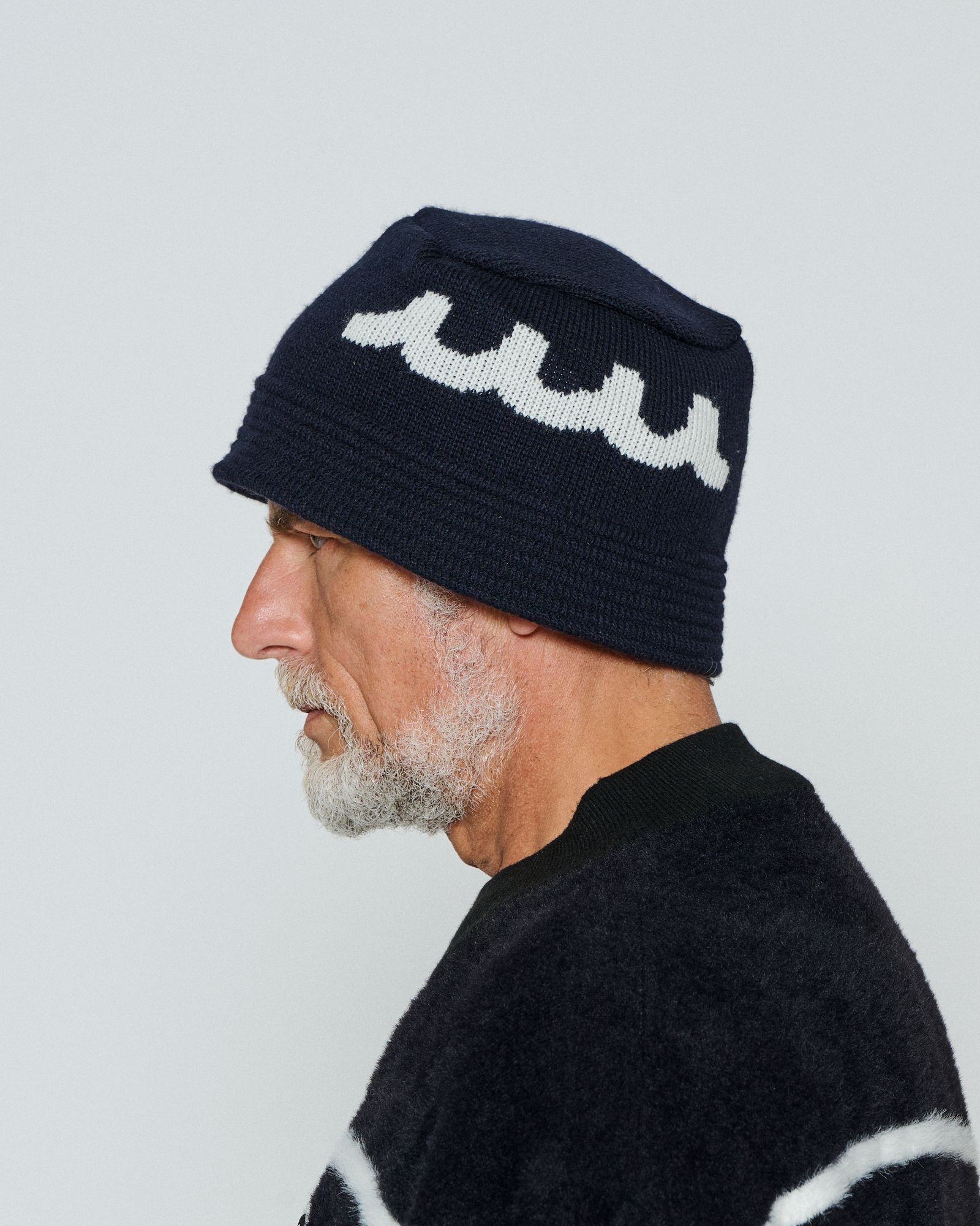 ☆先行予約☆ muta MARINE × ACANTHUS / ニットバケットハット / Wave Logo Knit Bucket Hat / NAVY 【MA2665】