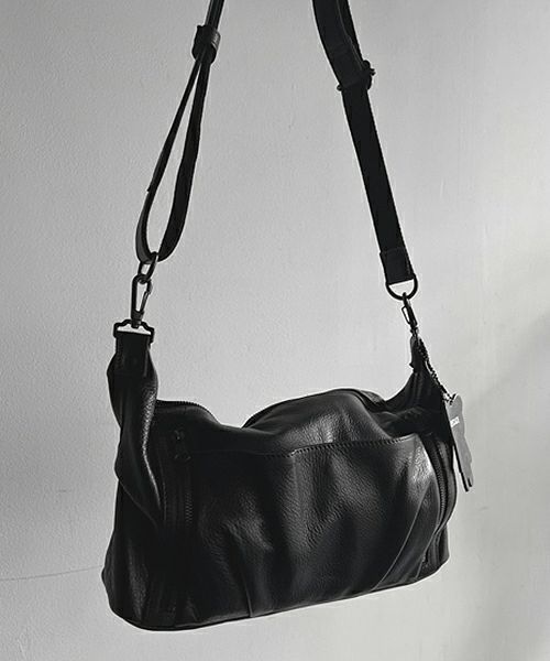 オイルドカウレザー・ミニショルダーバッグ / ブラック / Oiled Cow Leather Mini Shoulder Bag / B - Black【DCD-01346】