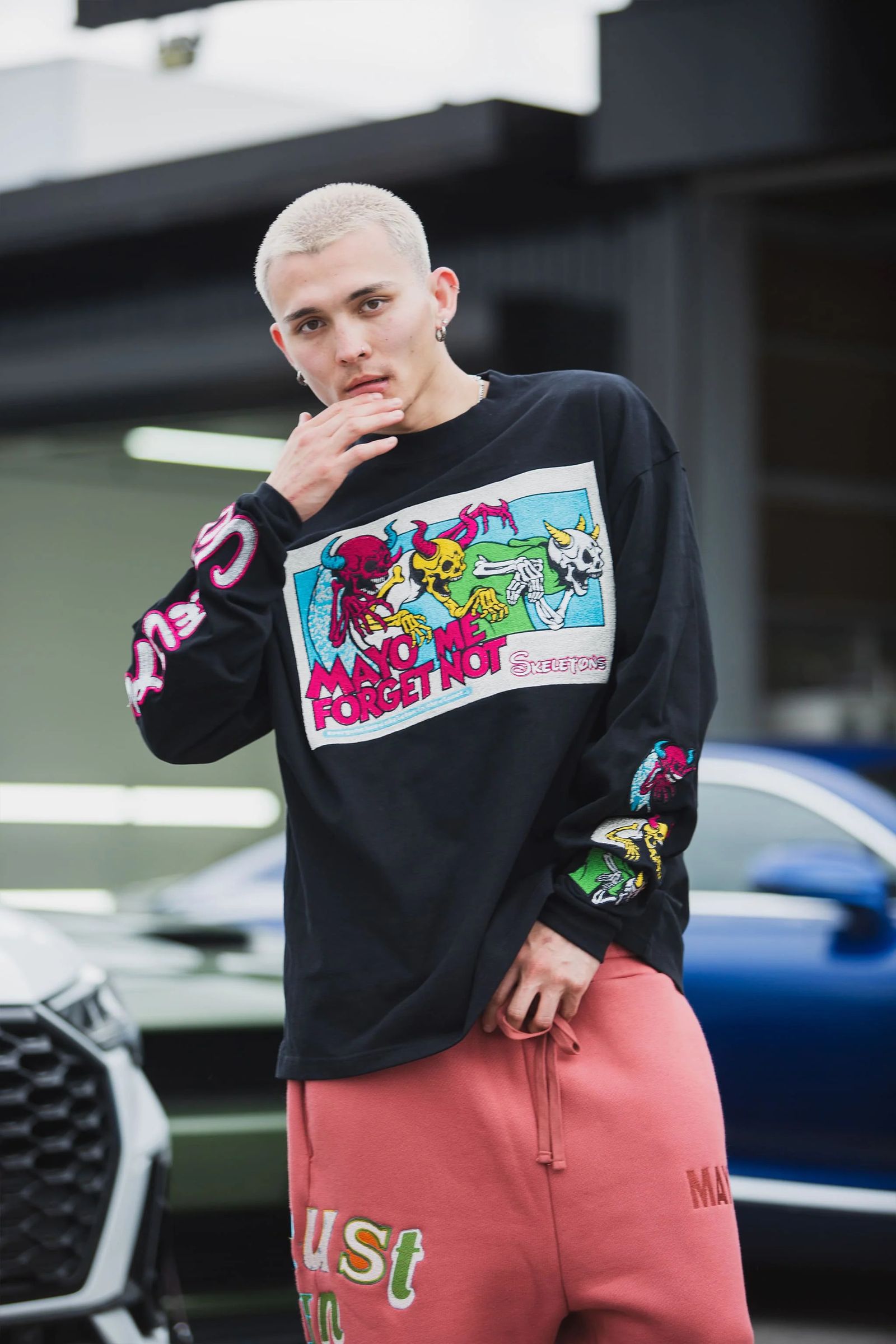 スケルトンズ 刺繍ロンT / A SKELETON IN THE CLOSET EMBROIDERY LONG SLEEVE TEE  / ブラック [26MY-SLT002]