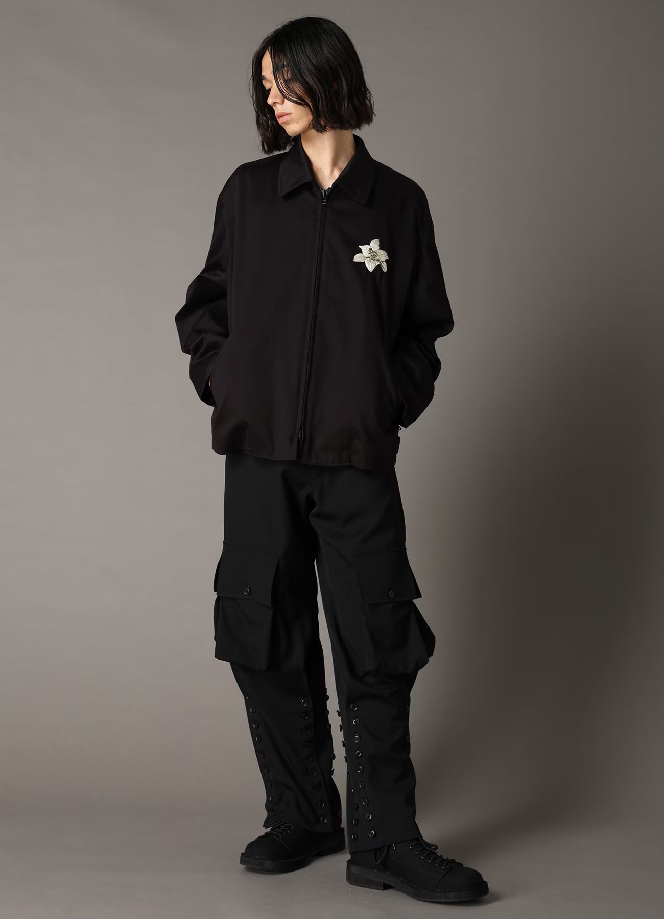 WHIPCORD LILY EMBROIDERED SOUVENIR JACKET / BLACK x BEIGE [GQ-J06-032-1]