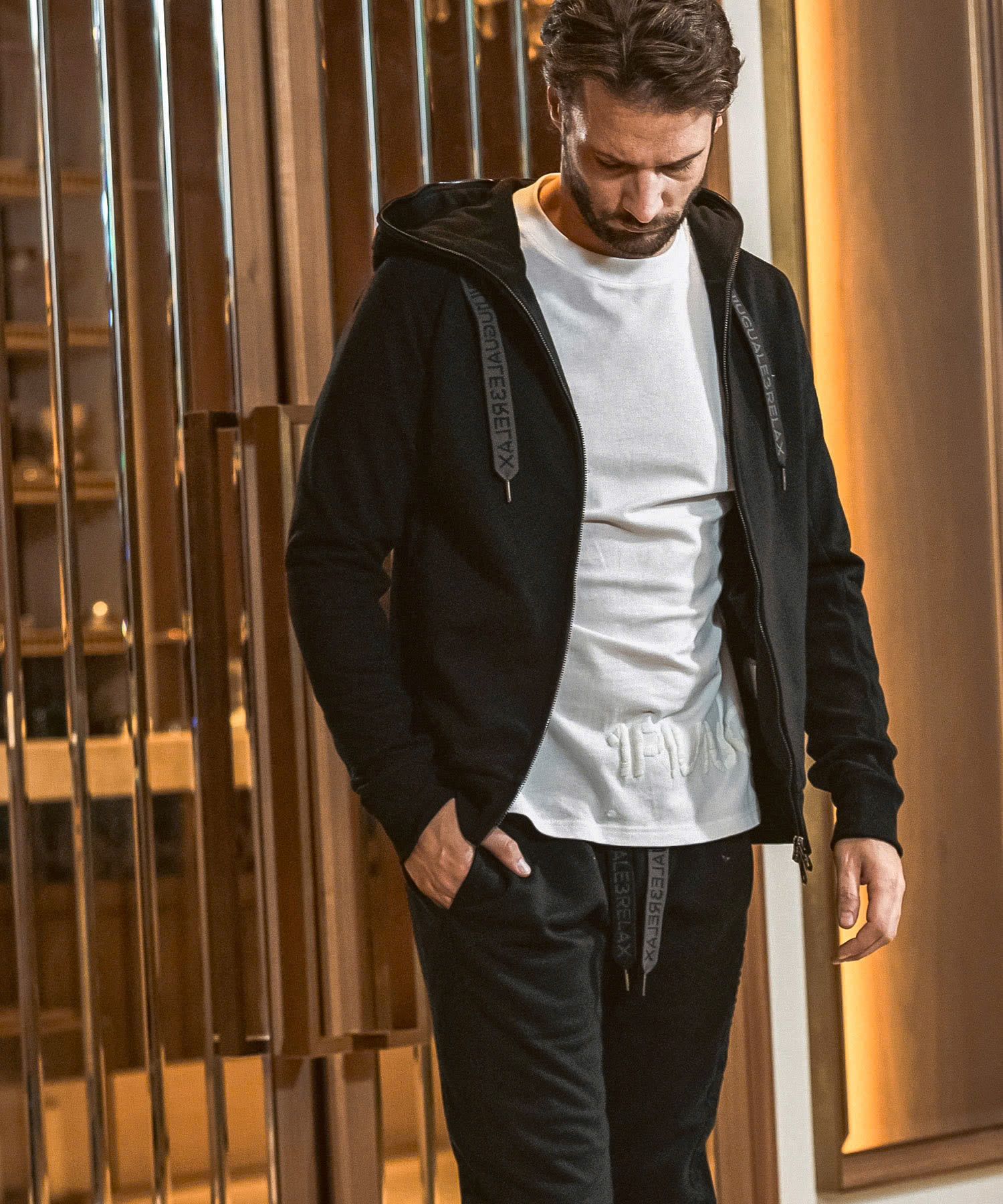 HOOD EMBOSSED LOGO HOODIE / エンボスロゴ ジップパーカー / ブラック【USO-26083】