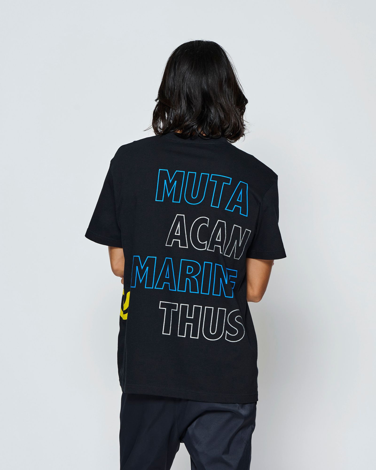 ☆先行予約☆muta MARINE × ACANTHUS  / マルチプリントTシャツ /  Multi Print Tee / BLACK【MA2715】