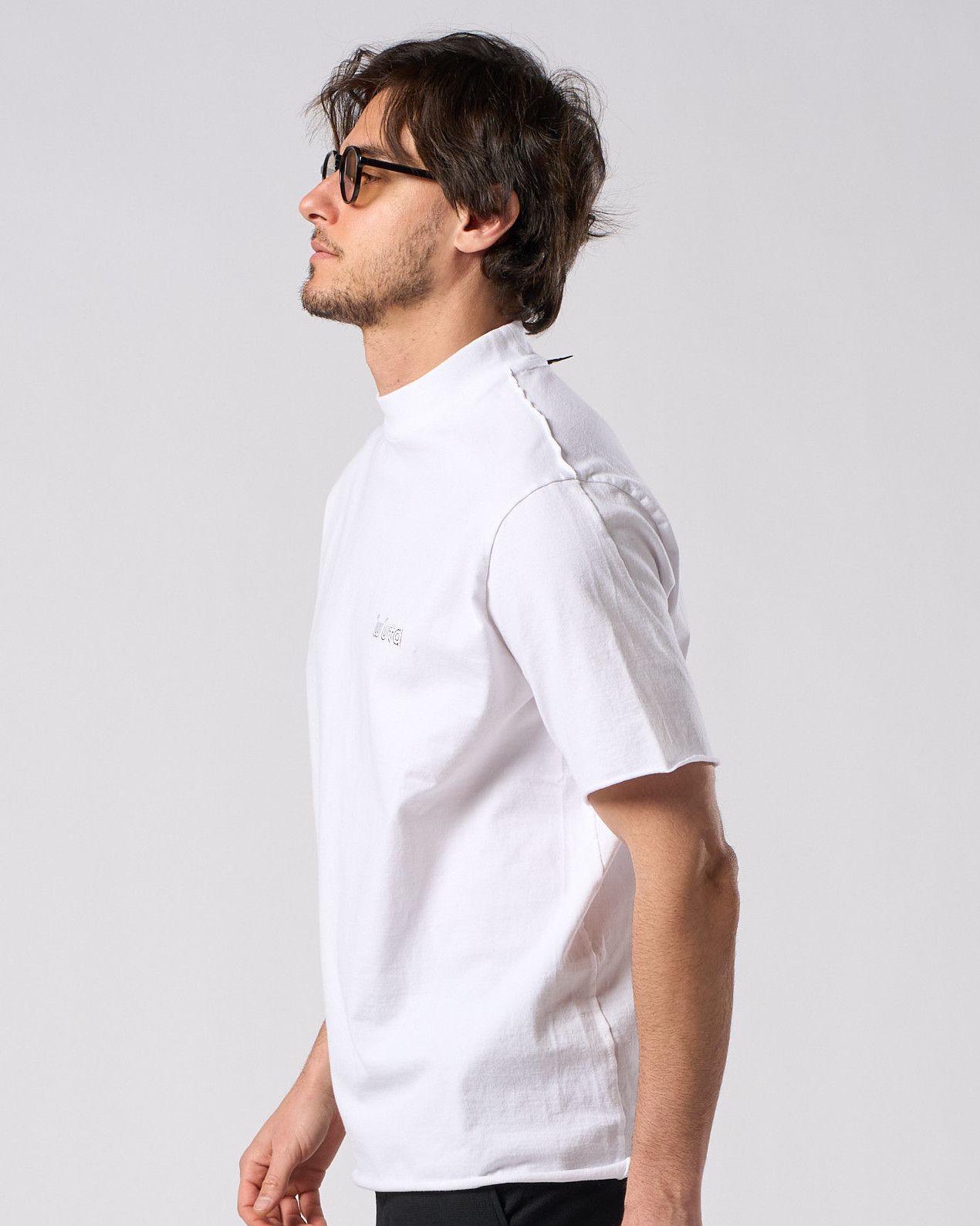 ☆先行予約☆ muta × wjk  / カットオフ モックネックシャツ / cut-off mock S/S(printed) / WHITE [704 mw03i]