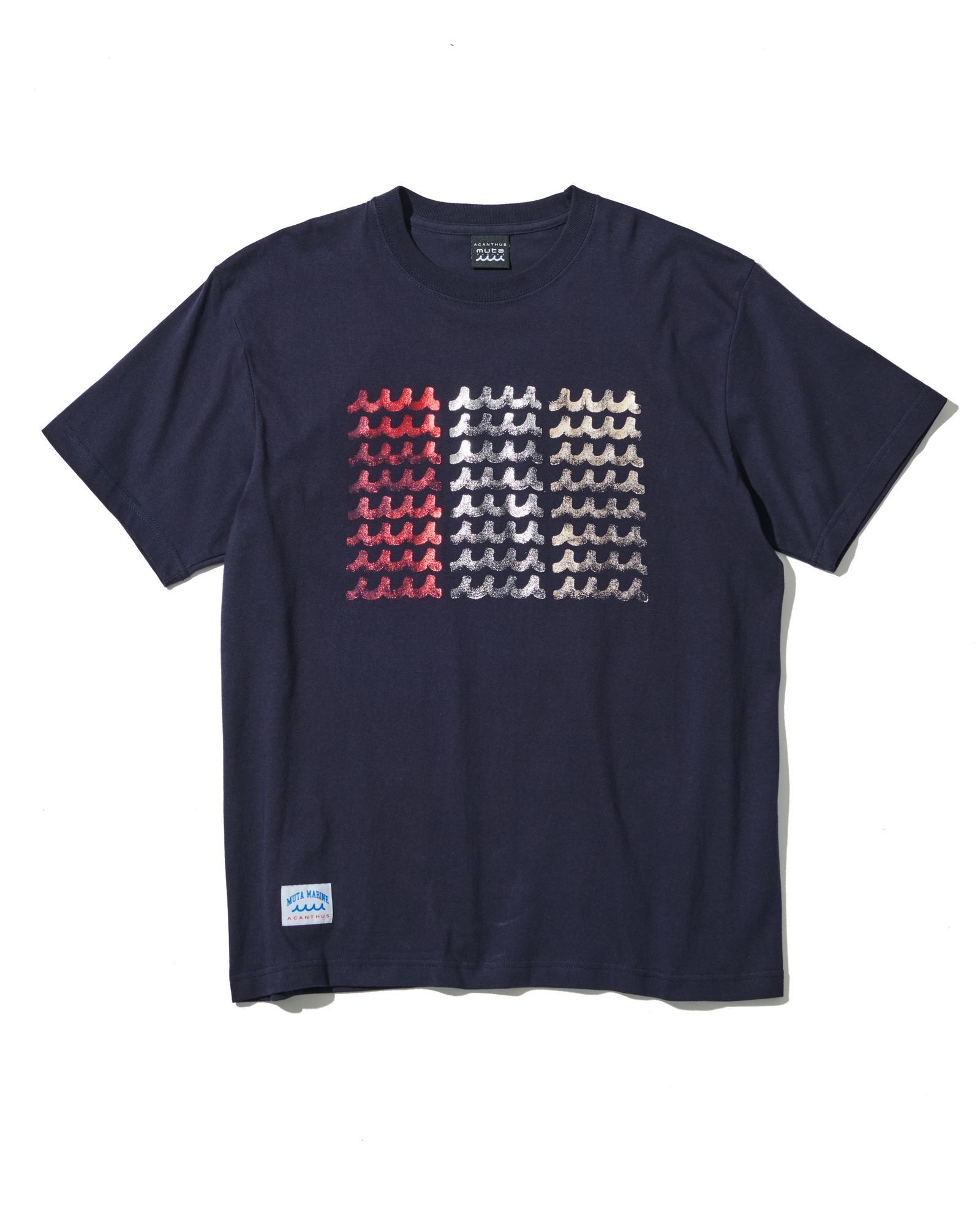 ☆先行予約☆muta MARINE × ACANTHUS  / フォイルプリントロゴTシャツ / Foil Print Wave Logo Tee / NAVY 【MA2621】