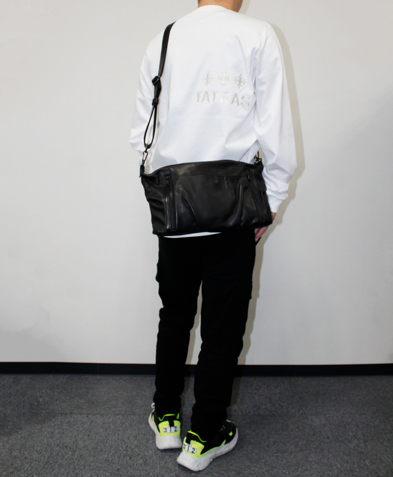 オイルドカウレザー・ミニショルダーバッグ / ブラック / Oiled Cow Leather Mini Shoulder Bag / B - Black【DCD-01346】