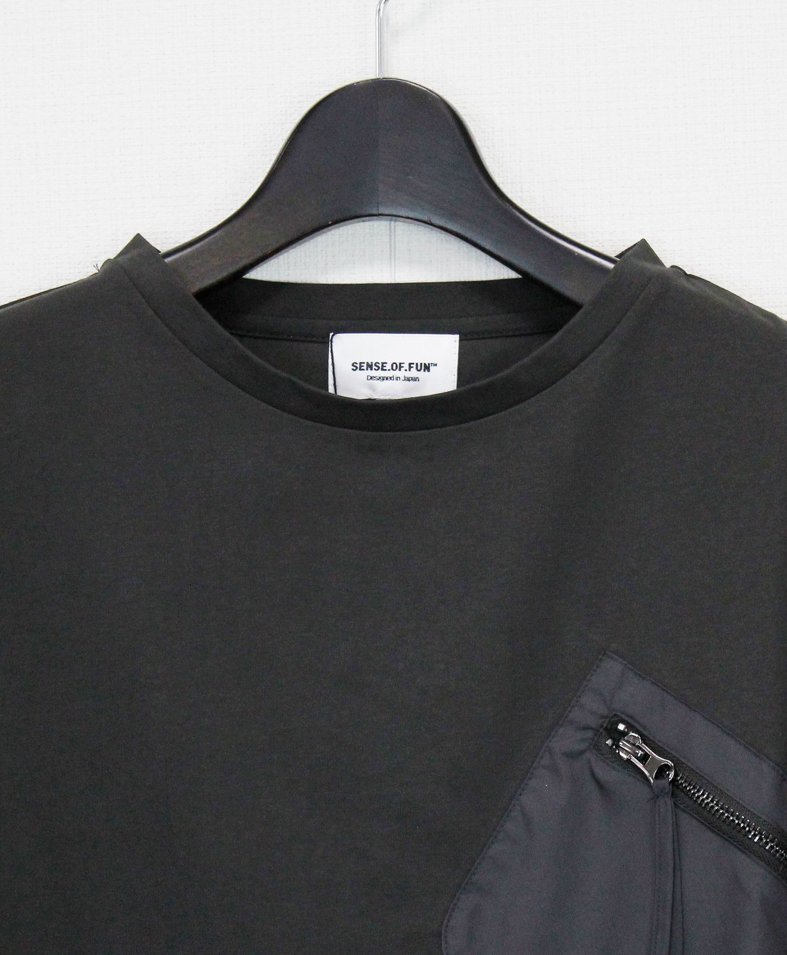胸ポケットZIPショートスリーブTシャツ / チャコール【341038】