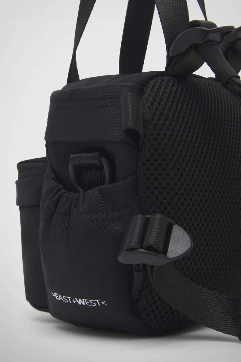 リュック バックパック ハンド ショルダー バッグ 2WAY / イースト+ウェスト リサイクルナイロン 防水 / XSサイズ / ブラック [ZAEWRX001 NERO]