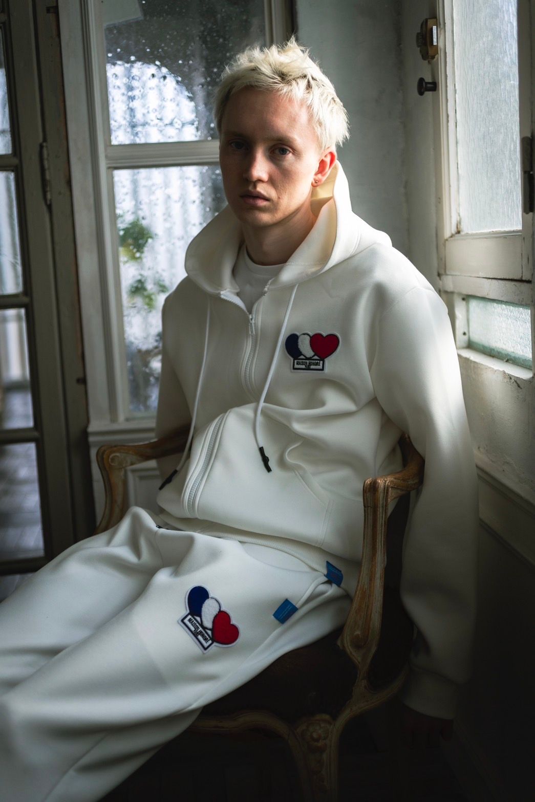 3ハートパッチダンボールジップパーカー / 3Heart Patch Cardboard Zip Hoodie / WHITE